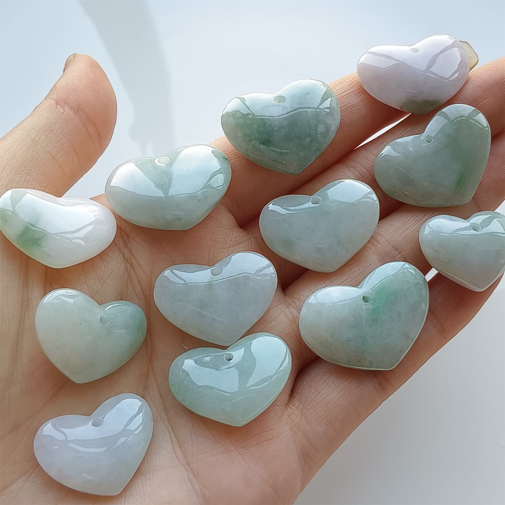 DDP 5pcs 20-29mm Natural Certificated Type A Icy Green White Burmese Jadeite Heart Beads
