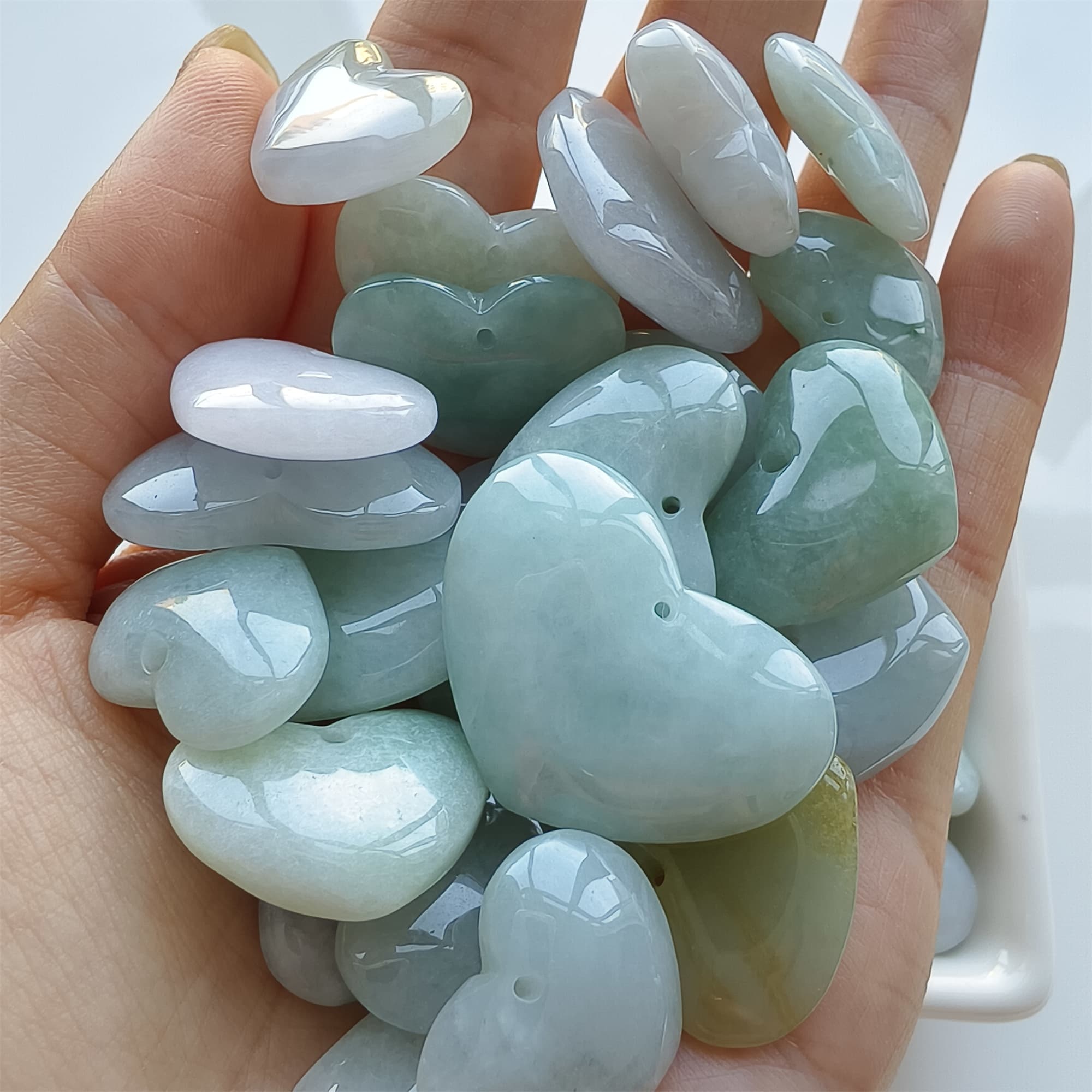 DDP 5pcs 20-29mm Natural Certificated Type A Icy Green White Burmese Jadeite Heart Beads
