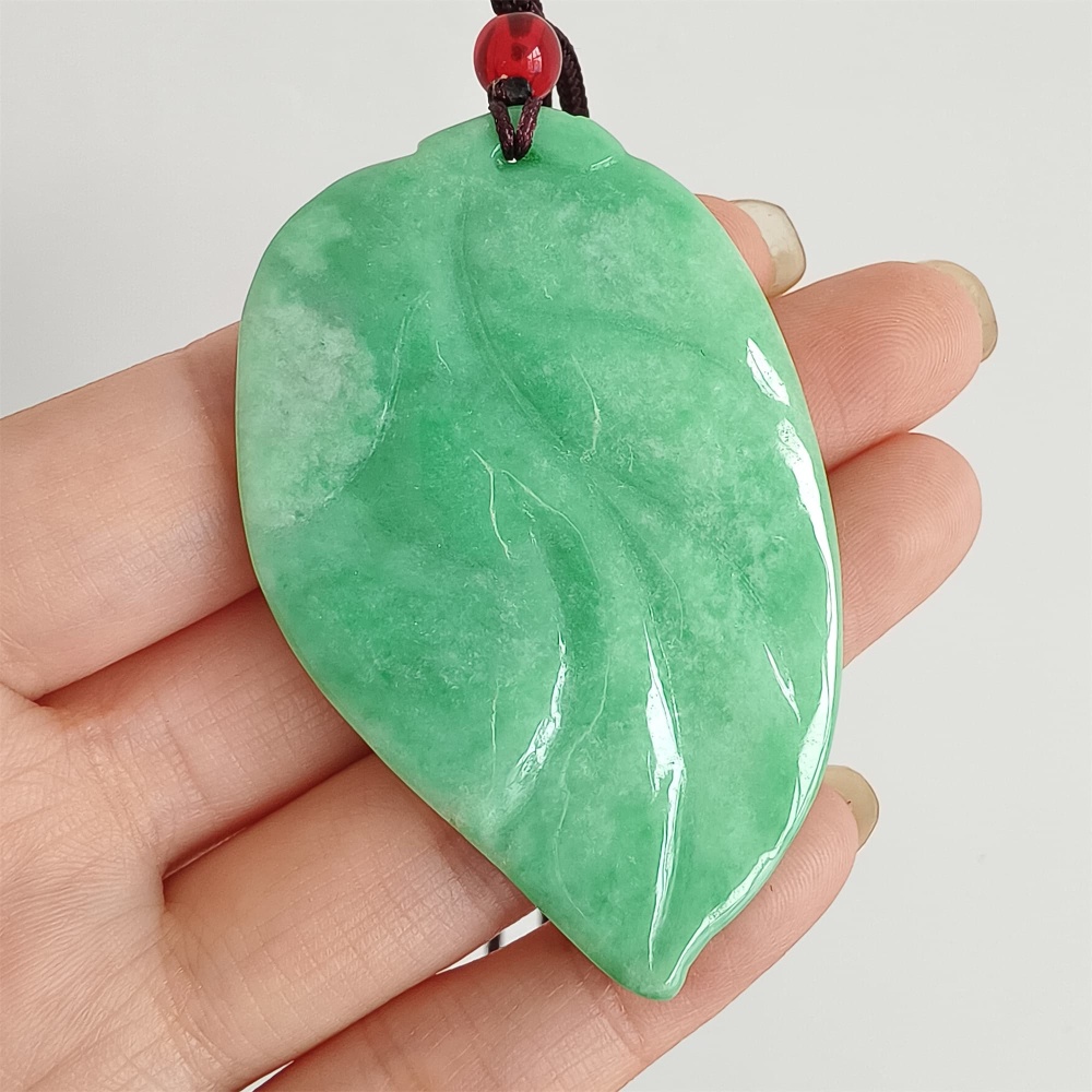 DDP 58mm Natural Certificated Type A Green Burmese Jadeite Leaf Pendant With Spider Carved