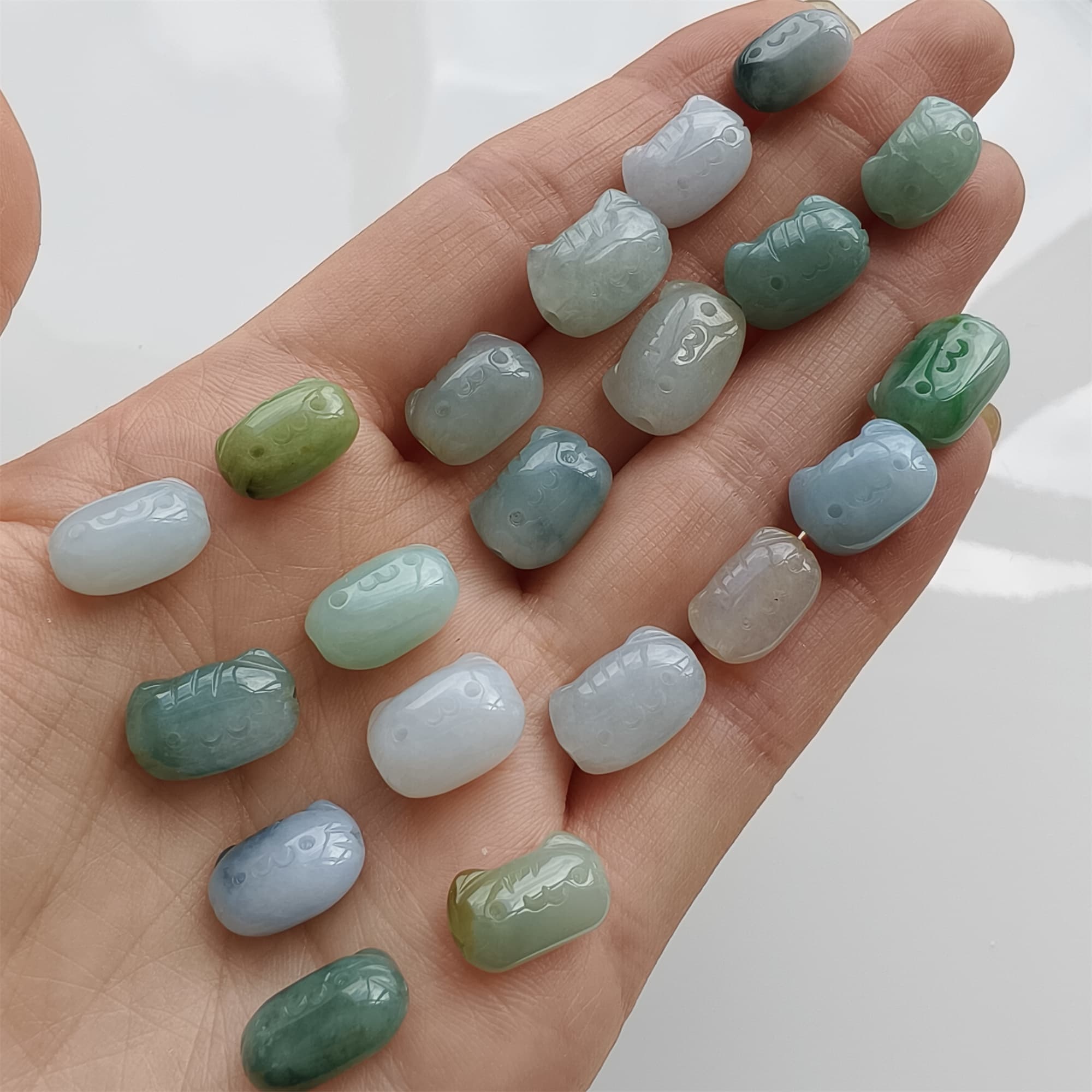DDP 2pcs 12-14.5mm Natural Certificated Type A Green White Burmese Jadeite Kitty Beads