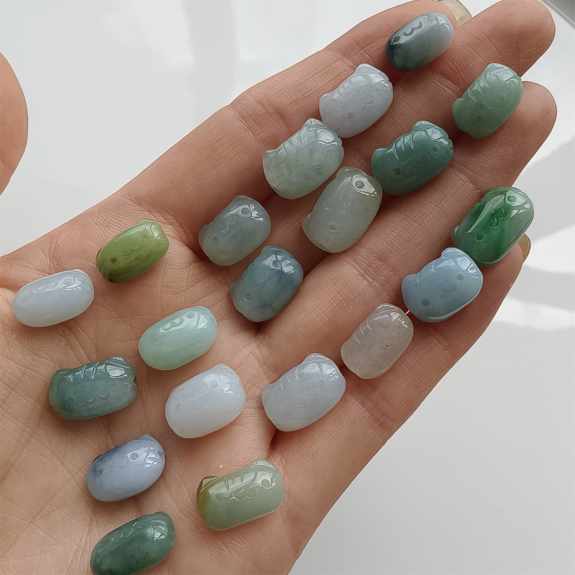DDP 2pcs 12-14.5mm Natural Certificated Type A Green White Burmese Jadeite Kitty Beads