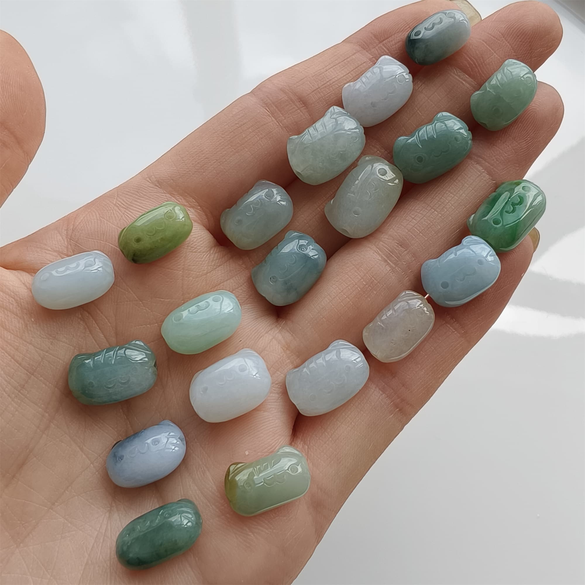 DDP 2pcs 12-14.5mm Natural Certificated Type A Green White Burmese Jadeite Kitty Beads