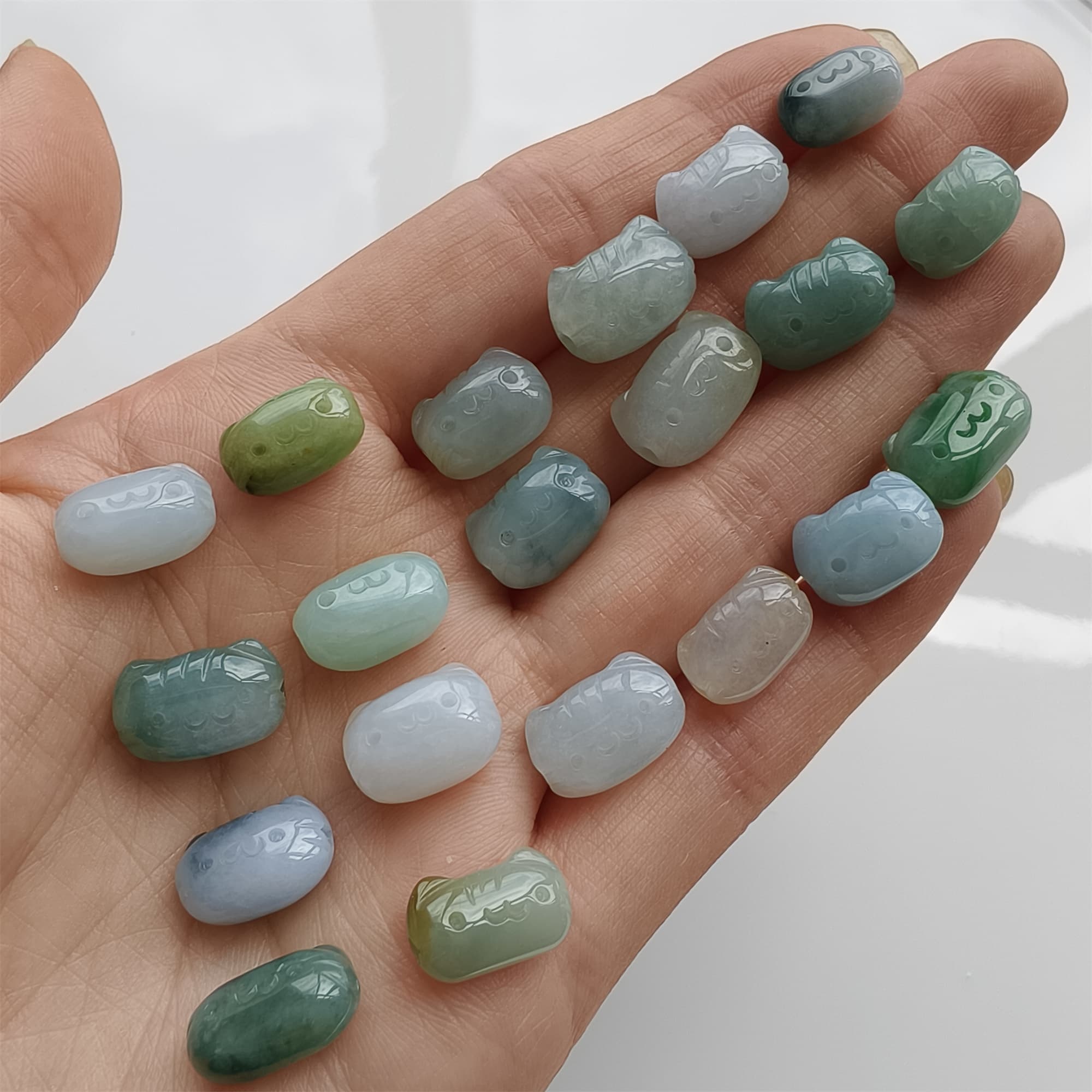 DDP 2pcs 12-14.5mm Natural Certificated Type A Green White Burmese Jadeite Kitty Beads