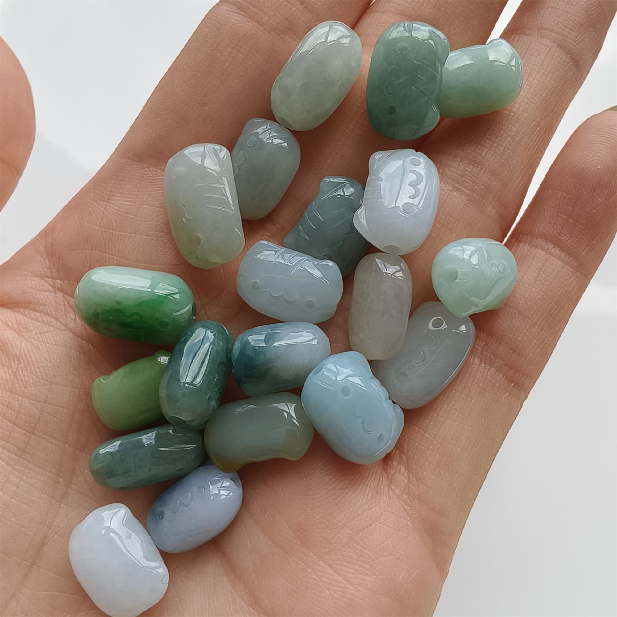 DDP 2pcs 12-14.5mm Natural Certificated Type A Green White Burmese Jadeite Kitty Beads