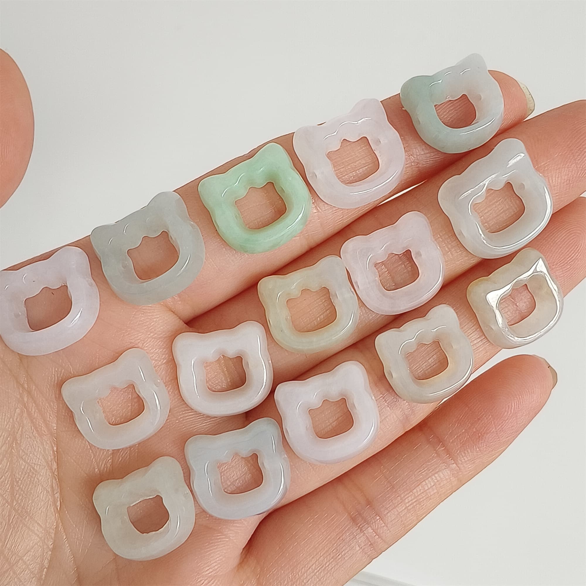 DDP 5pcs 12.5-15.5mm Natural Certificated Type A Green White Burmese Jadeite Cat Beads