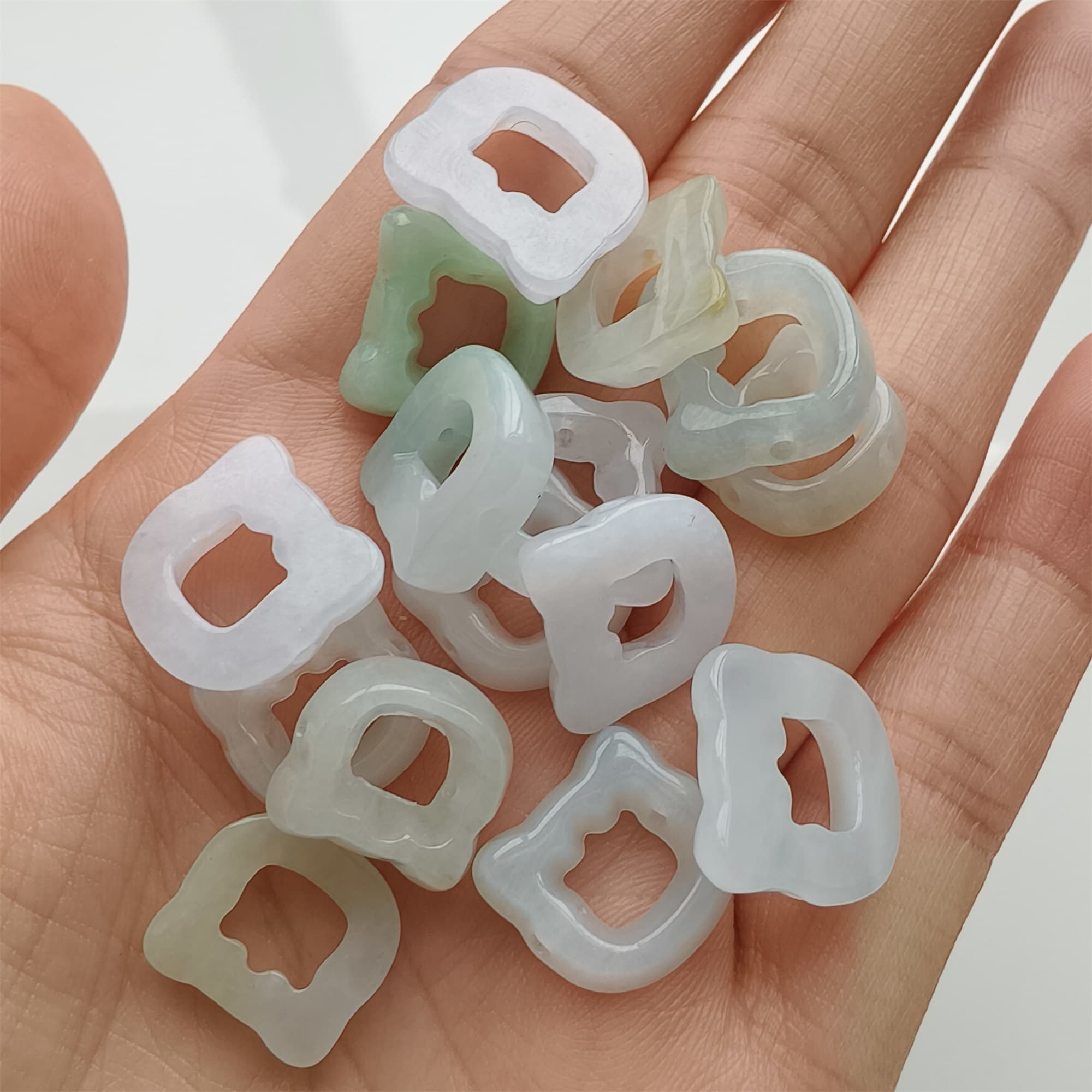 DDP 5pcs 12.5-15.5mm Natural Certificated Type A Green White Burmese Jadeite Cat Beads