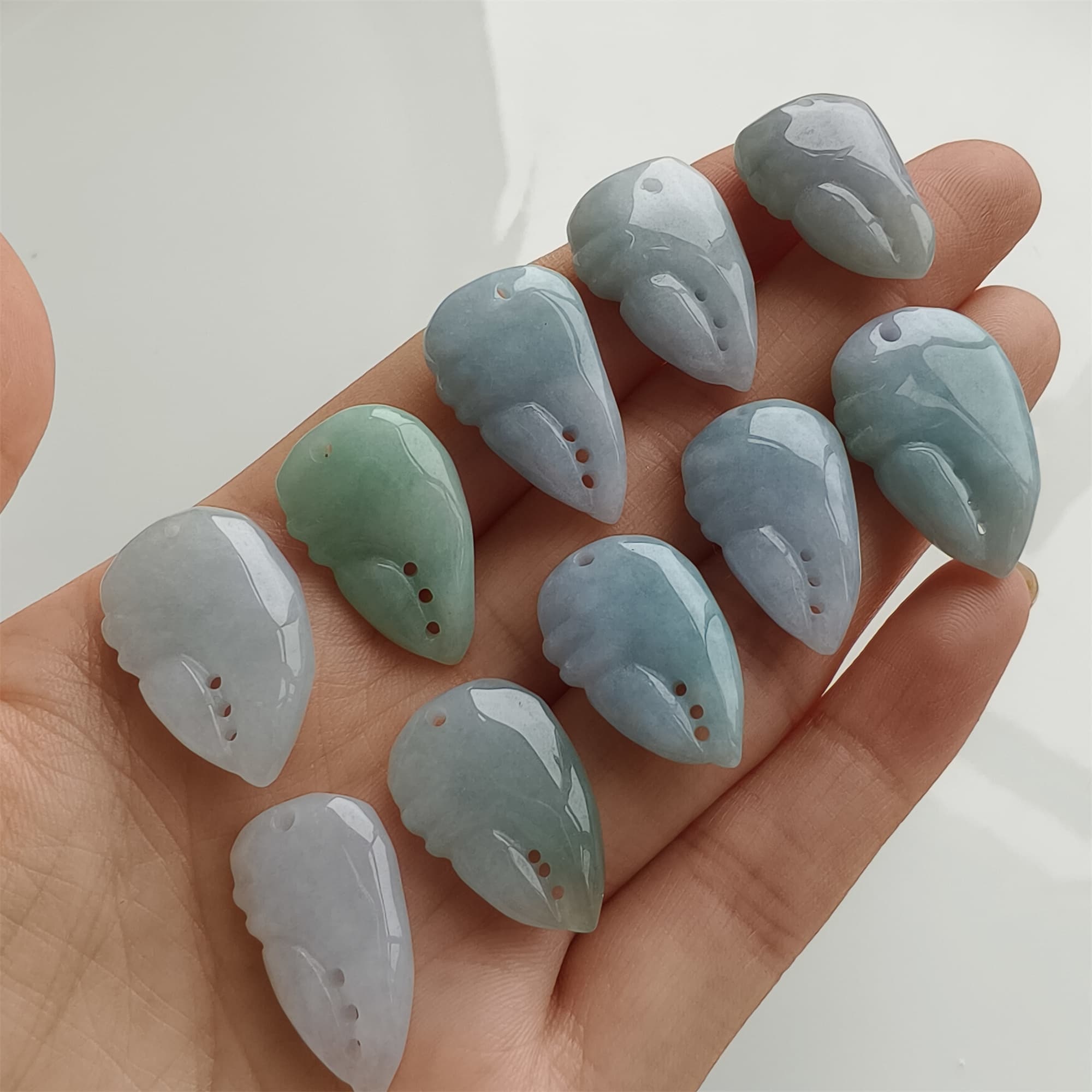 DDP 2pcs 21.5-24mm Natural Certificated Type A Icy Green White Burmese Jadeite Crab Claw Beads