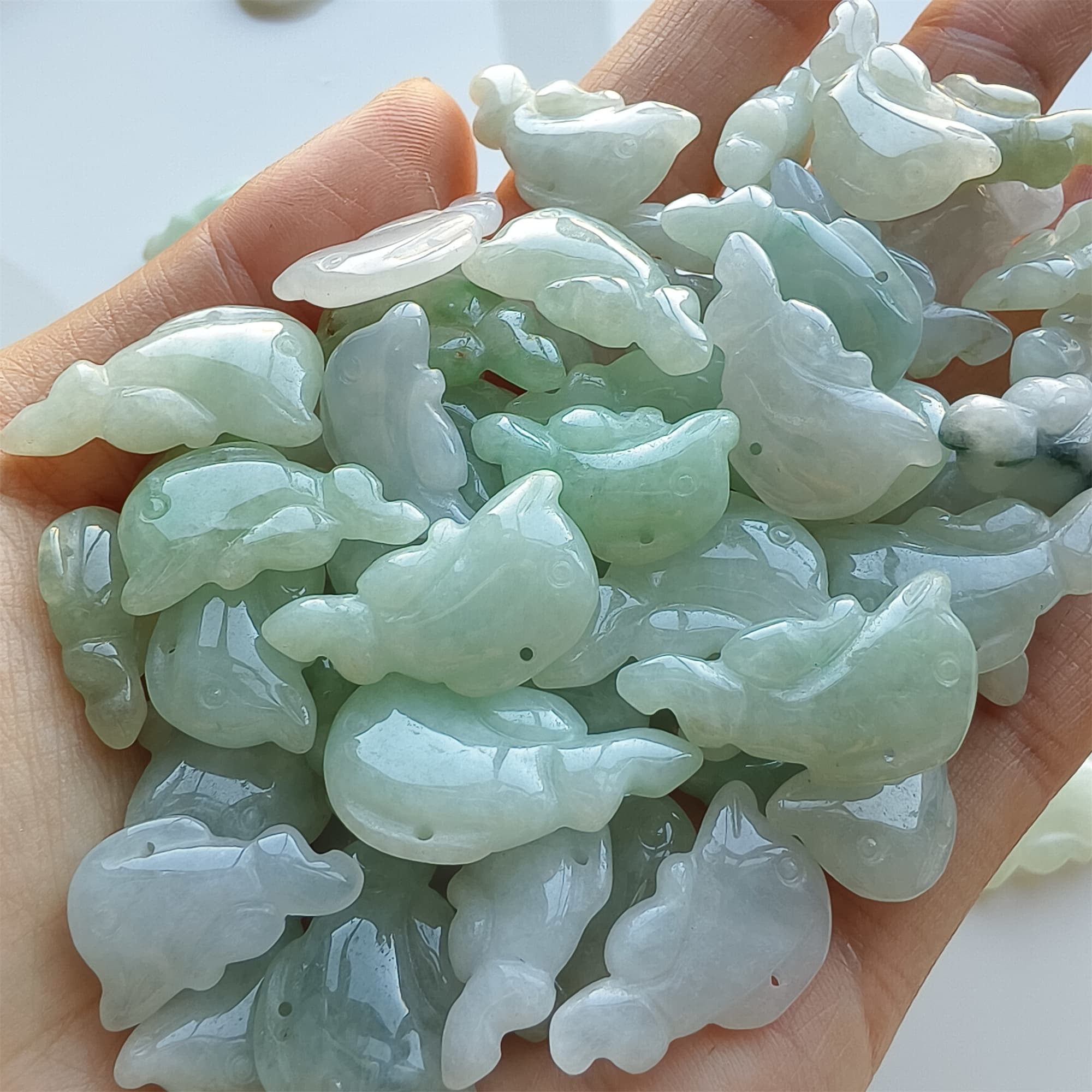 DDP 5pcs 19-25mm Natural Certificated Type A Green White Burmese Jadeite Dolphin Beads