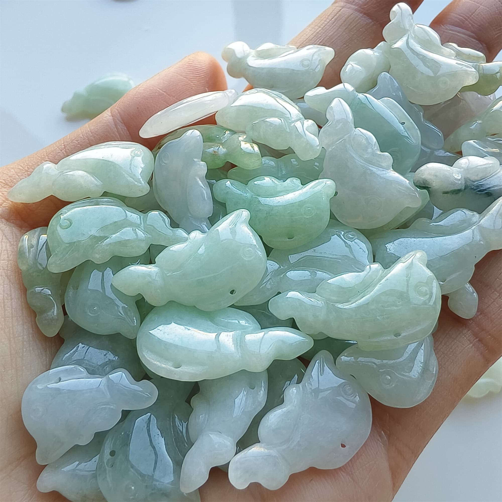 DDP 5pcs 19-25mm Natural Certificated Type A Green White Burmese Jadeite Dolphin Beads