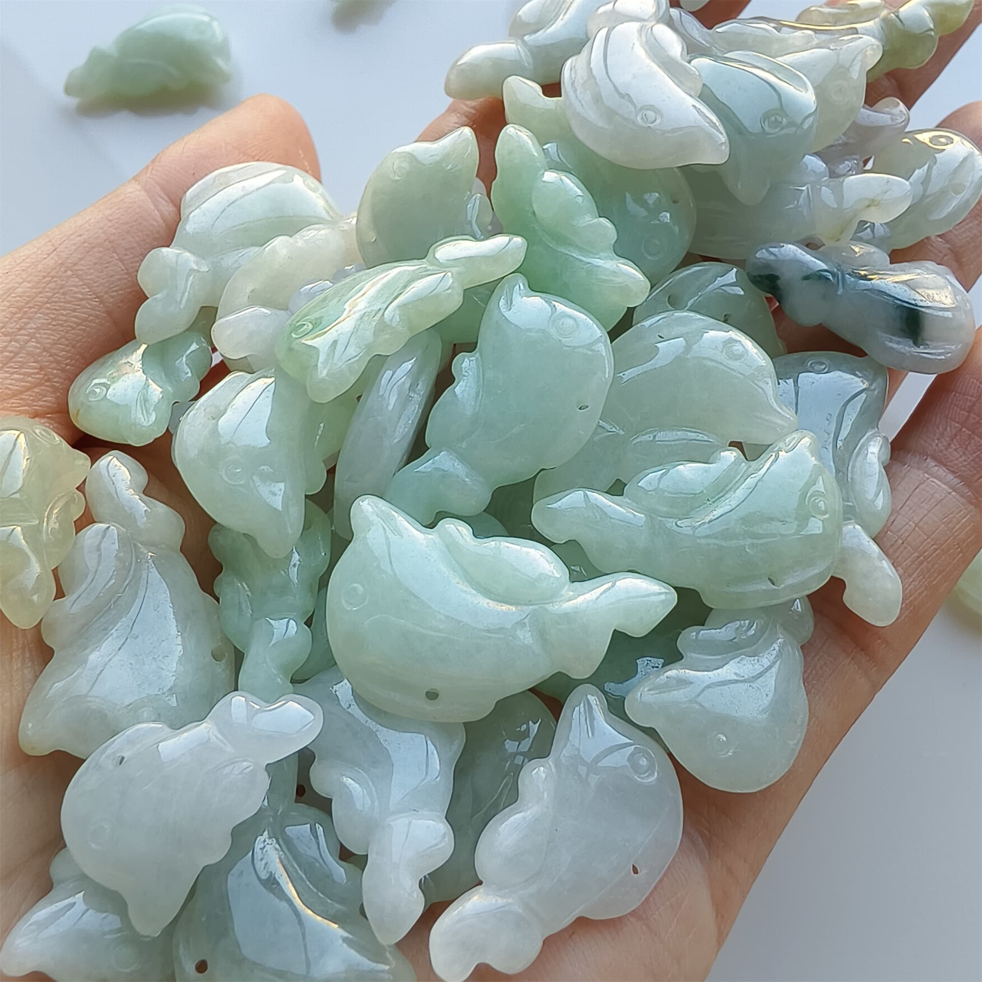 DDP 5pcs 19-25mm Natural Certificated Type A Green White Burmese Jadeite Dolphin Beads