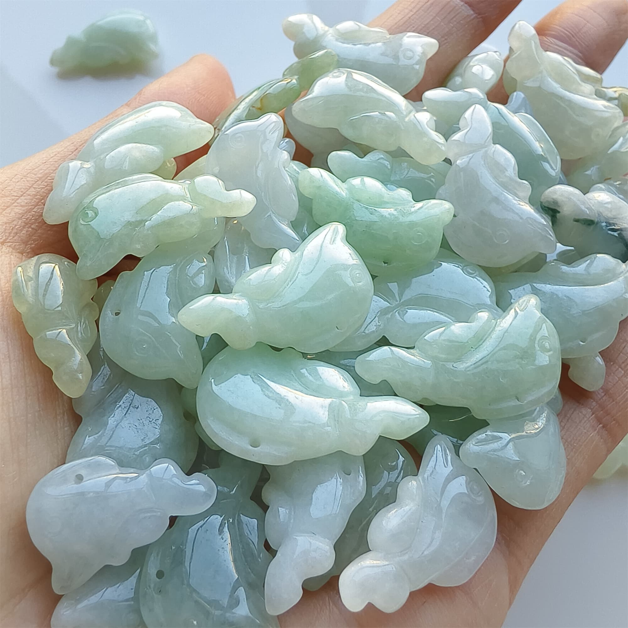 DDP 5pcs 19-25mm Natural Certificated Type A Green White Burmese Jadeite Dolphin Beads