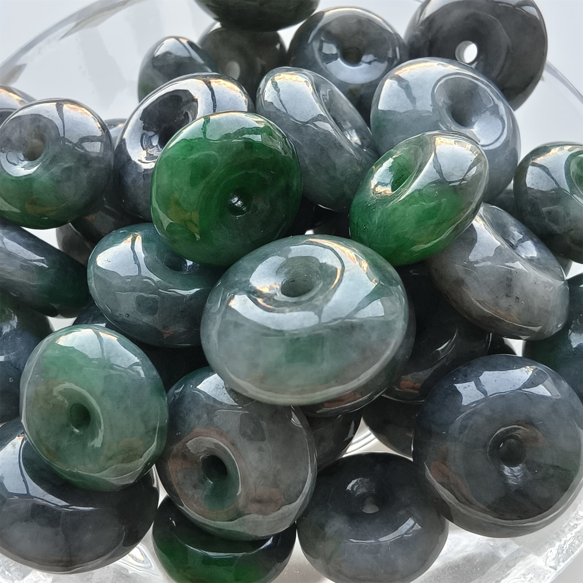 DDP 5mm 13-17.5mm Natural Type A Untreated Black Chicken Species Green Burmese Jadeite Safety Buckle Beads