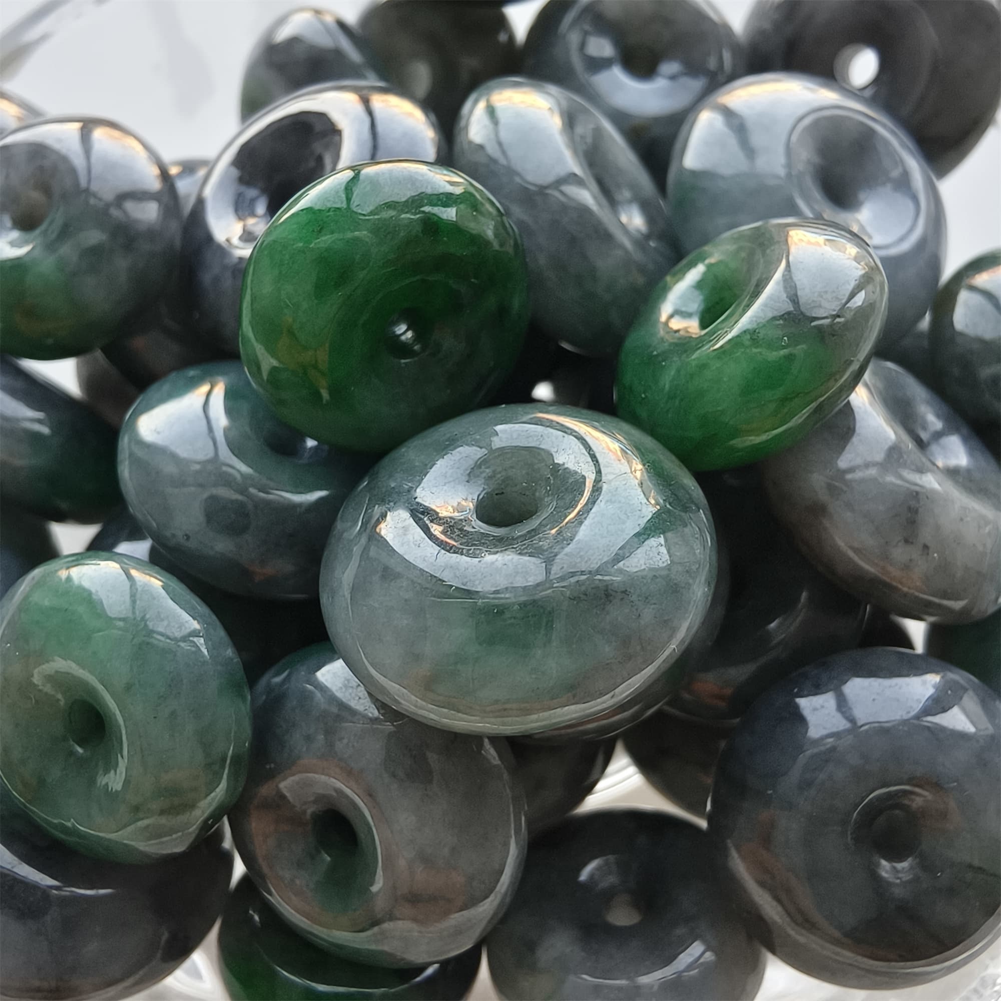 DDP 5mm 13-17.5mm Natural Type A Untreated Black Chicken Species Green Burmese Jadeite Safety Buckle Beads