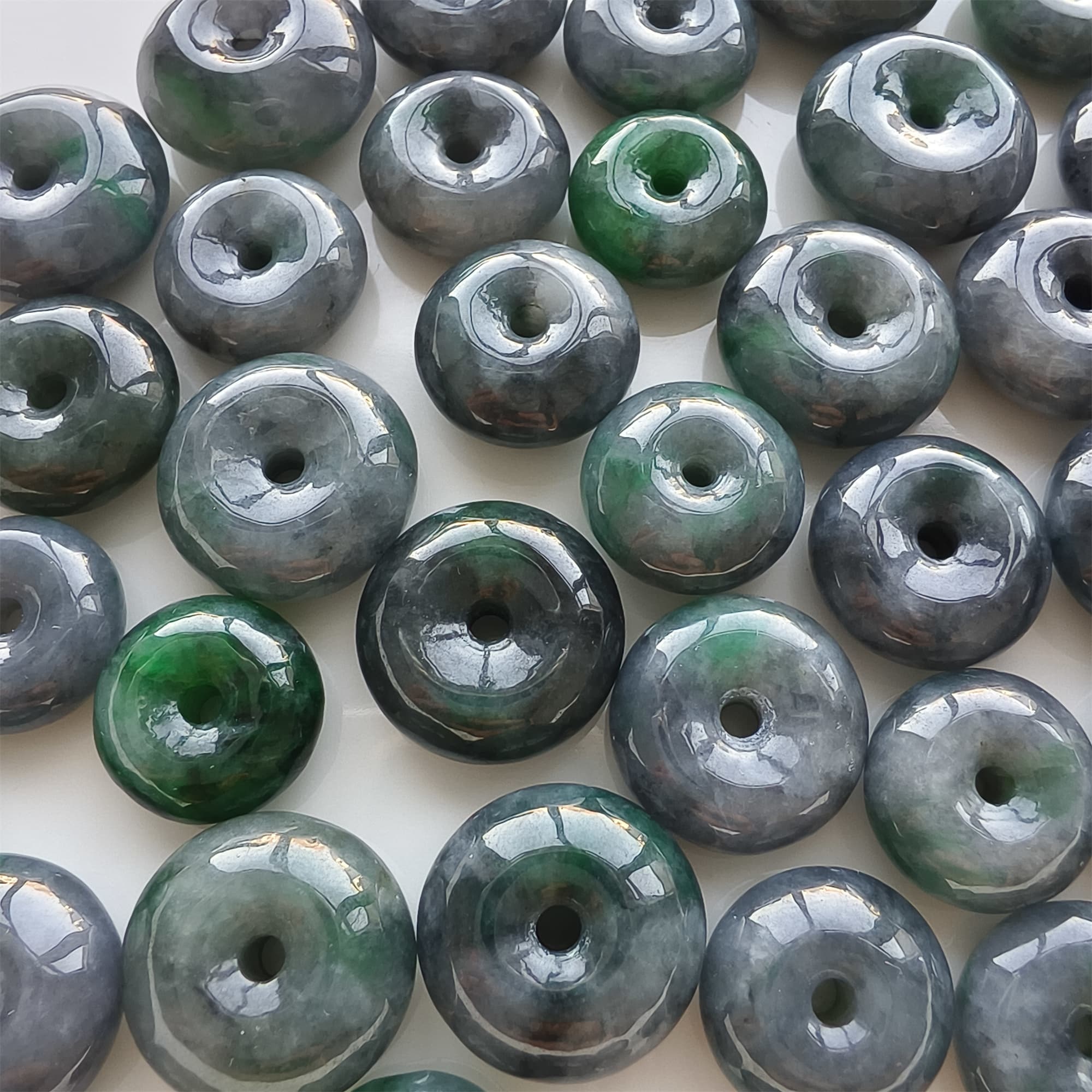 DDP 5mm 13-17.5mm Natural Type A Untreated Black Chicken Species Green Burmese Jadeite Safety Buckle Beads