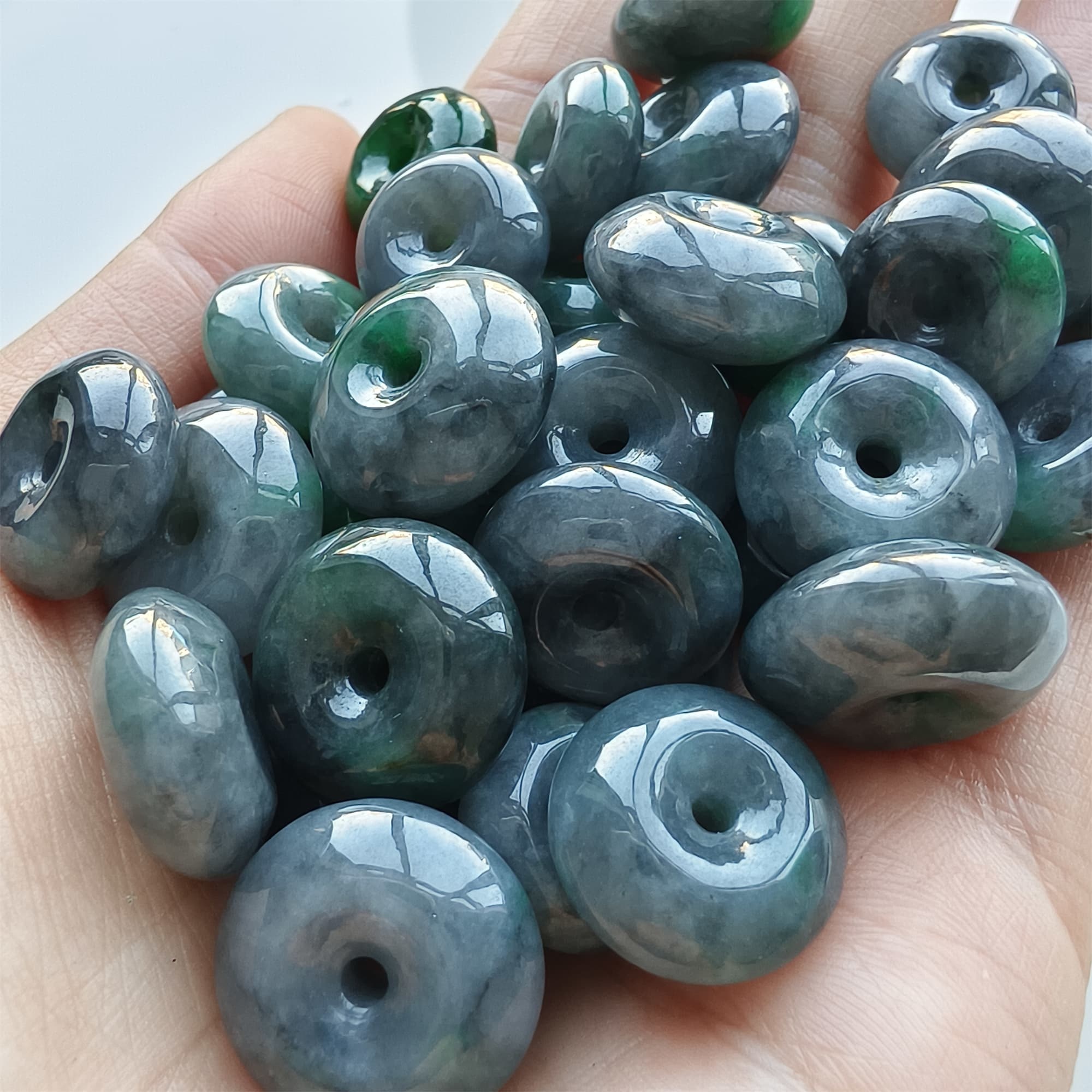 DDP 5mm 13-17.5mm Natural Type A Untreated Black Chicken Species Green Burmese Jadeite Safety Buckle Beads