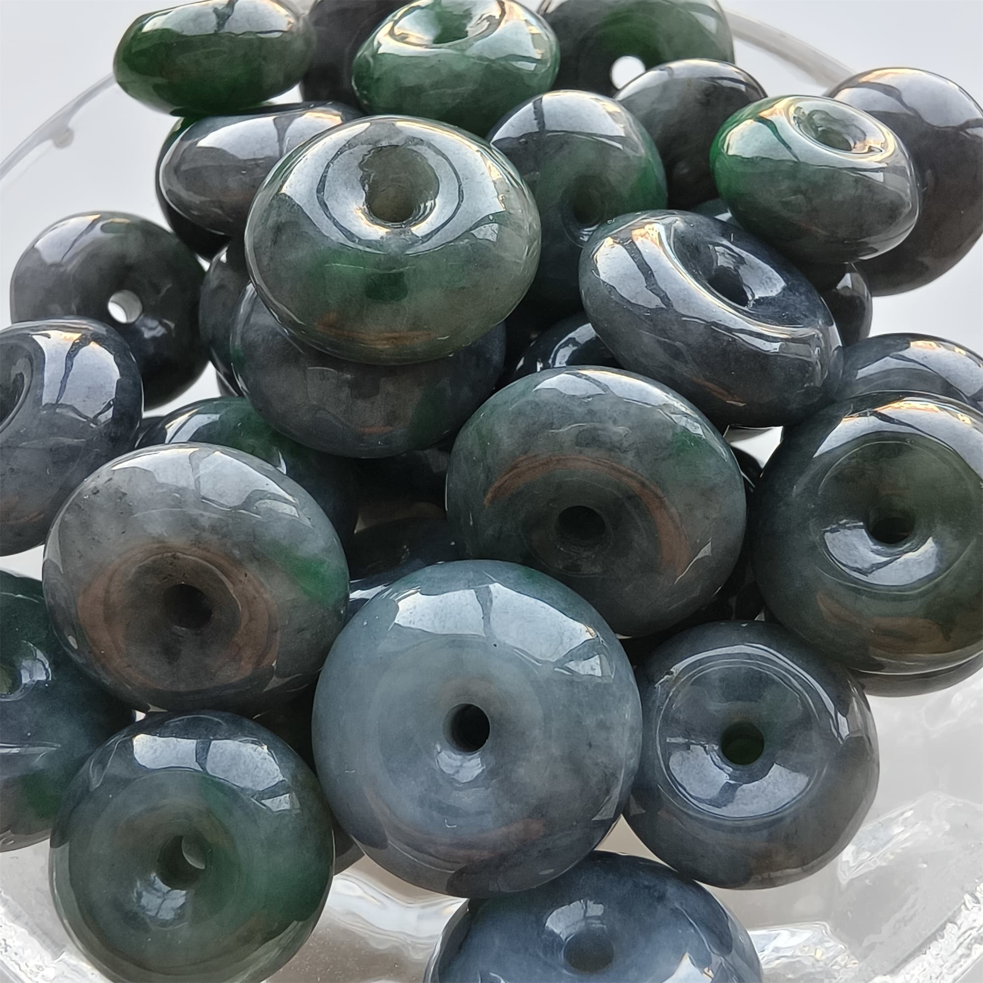 DDP 5mm 13-17.5mm Natural Type A Untreated Black Chicken Species Green Burmese Jadeite Safety Buckle Beads