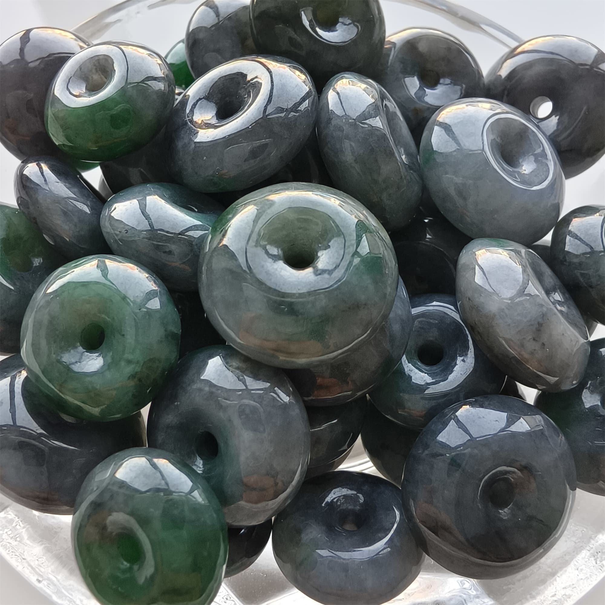 DDP 5mm 13-17.5mm Natural Type A Untreated Black Chicken Species Green Burmese Jadeite Safety Buckle Beads