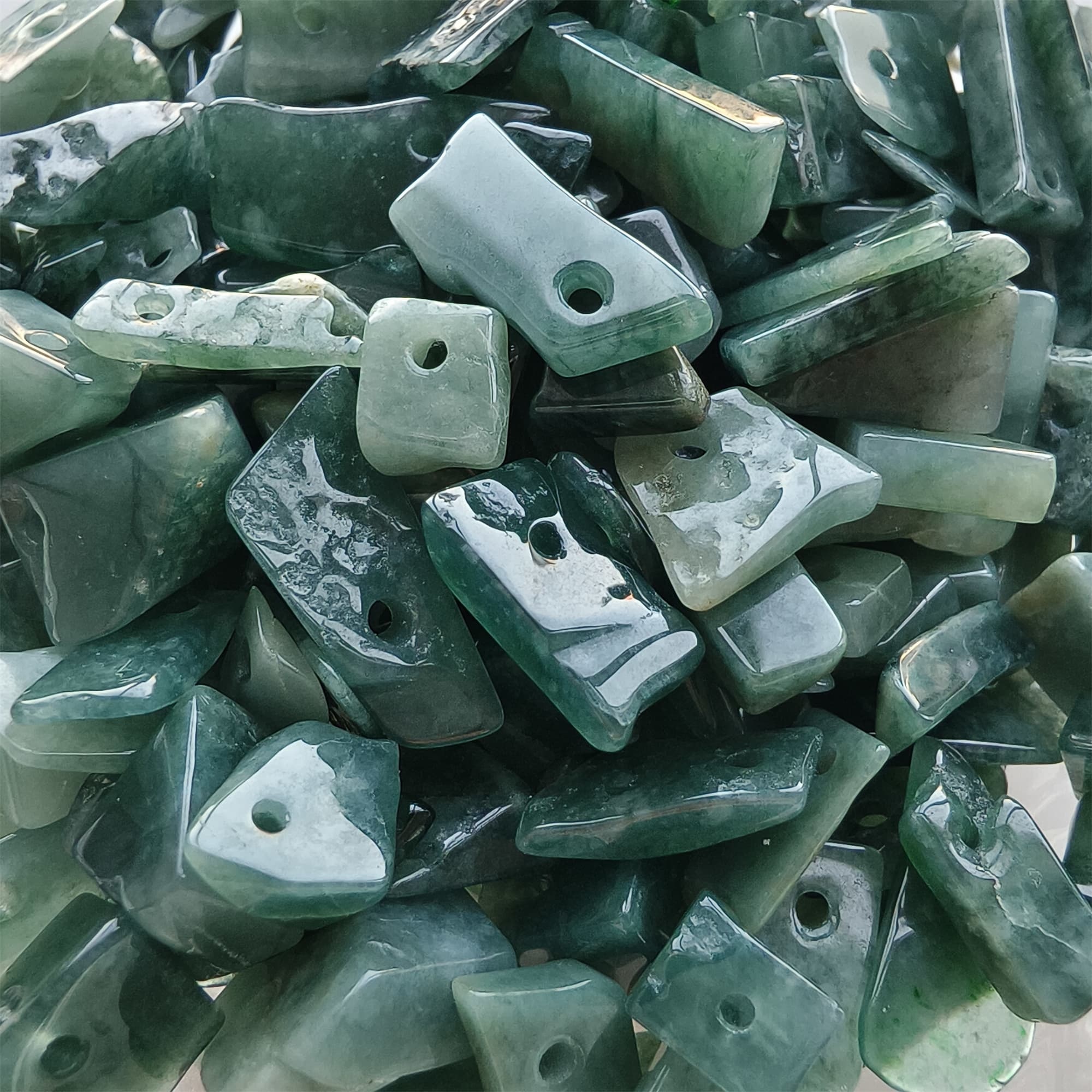 DDP 50pcs 5-13mm Natural Certificated Type A Blue Guatemalan Jadeite Irregular Beads