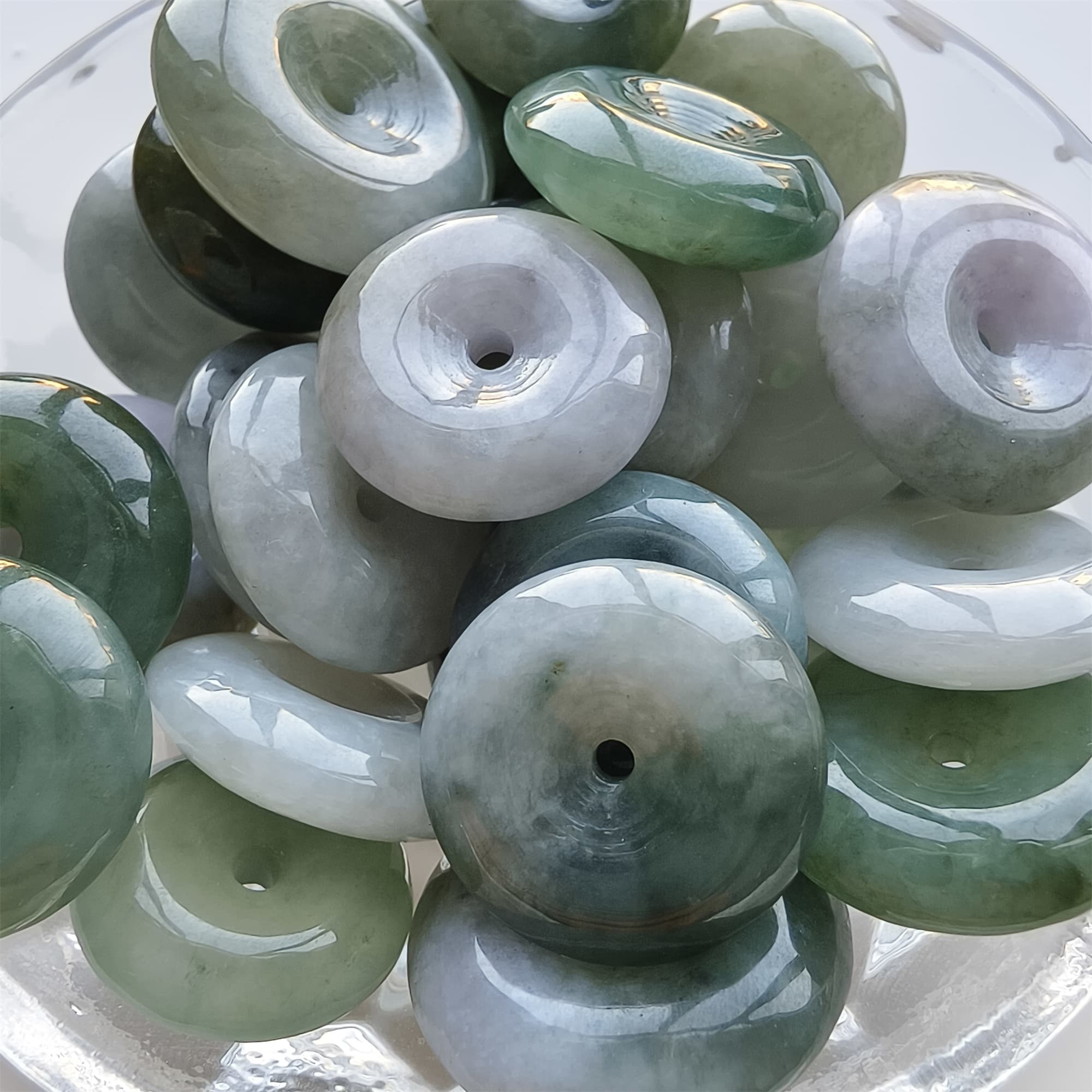 DDP 5pcs 17-22mm Natural Certificated Type A Green White Burmese Jadeite Safety Buckle Beads