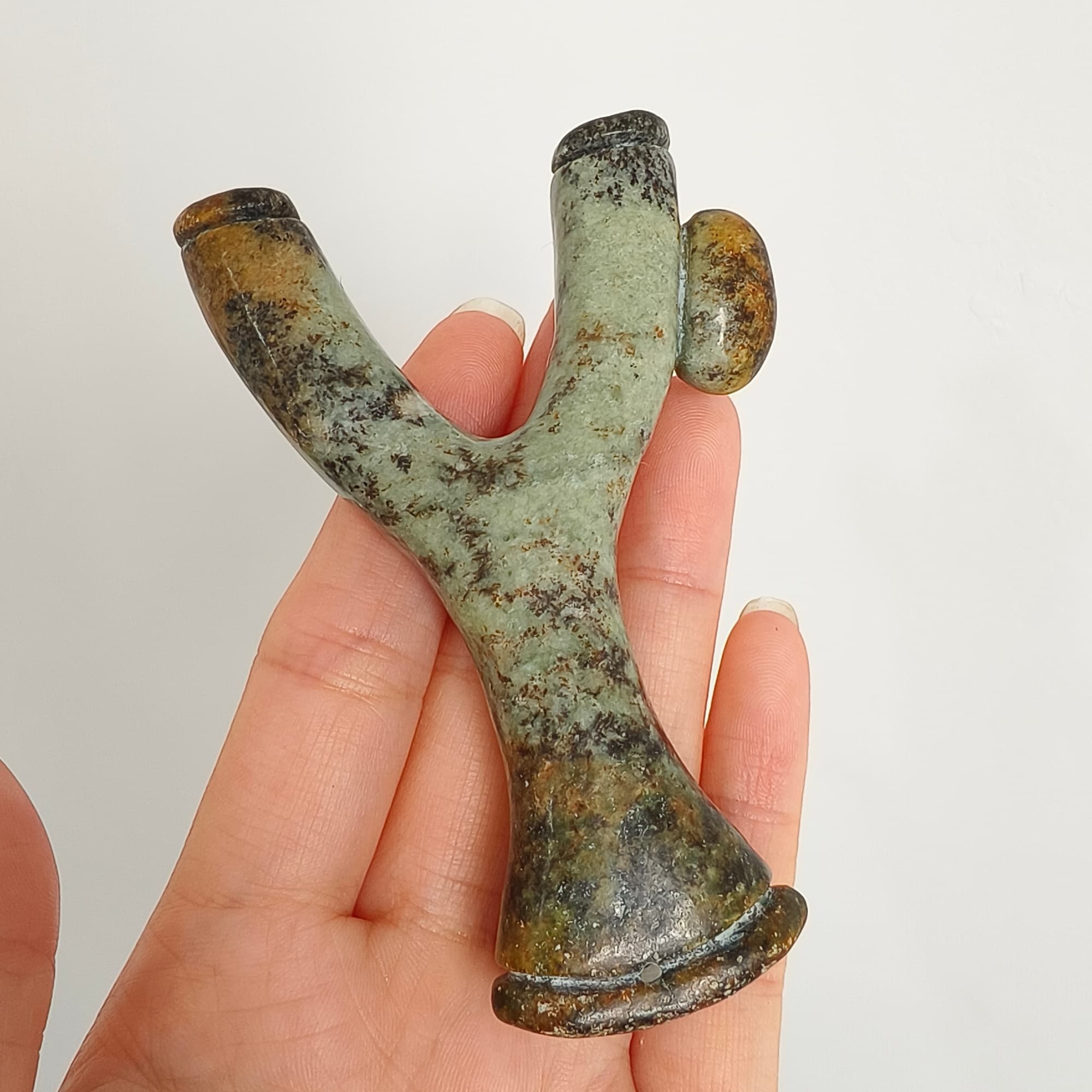 DDP 87mm Natural Green Yellow Genuine Precious Nephrite Jade Carved Slingshot Figurine
