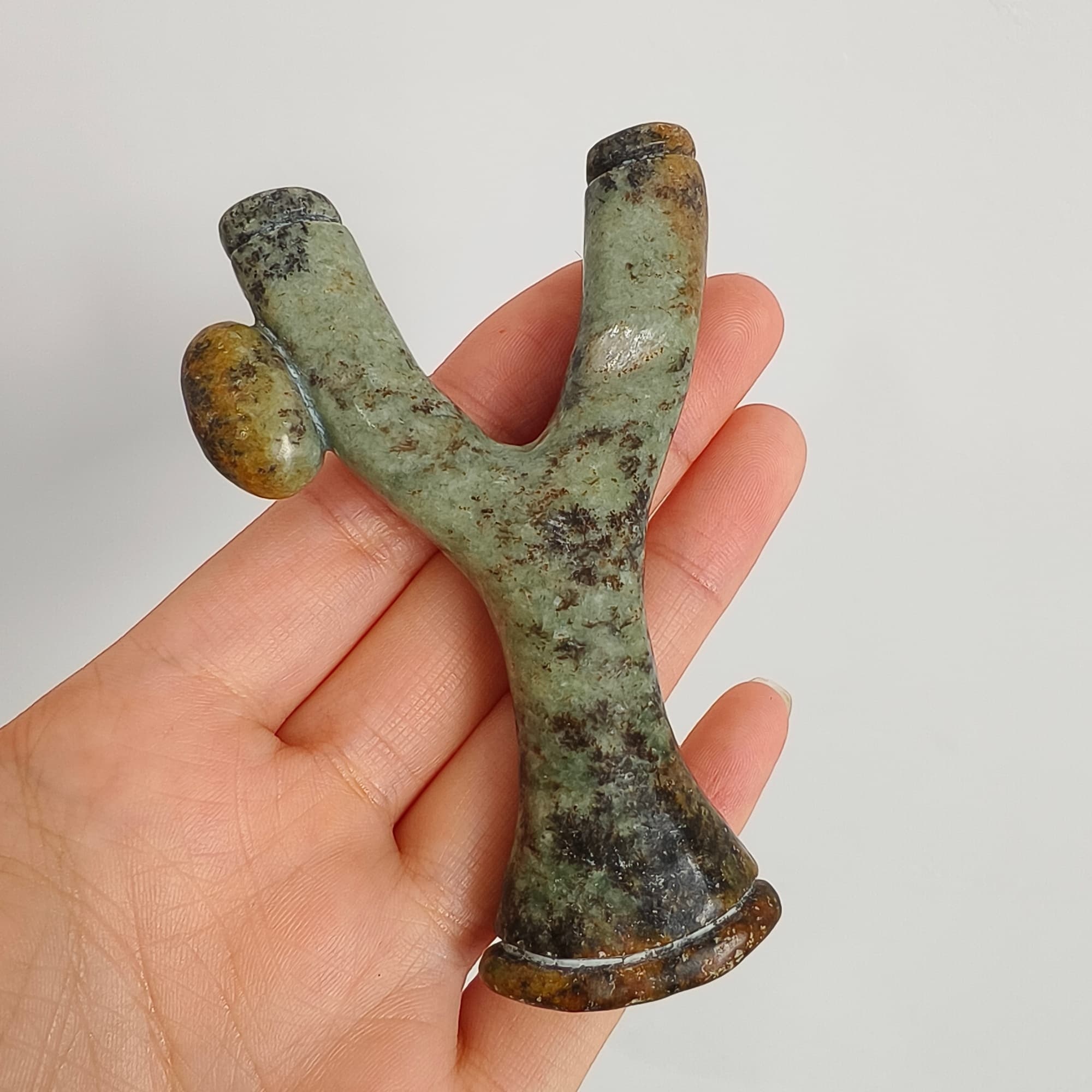 DDP 87mm Natural Green Yellow Genuine Precious Nephrite Jade Carved Slingshot Figurine