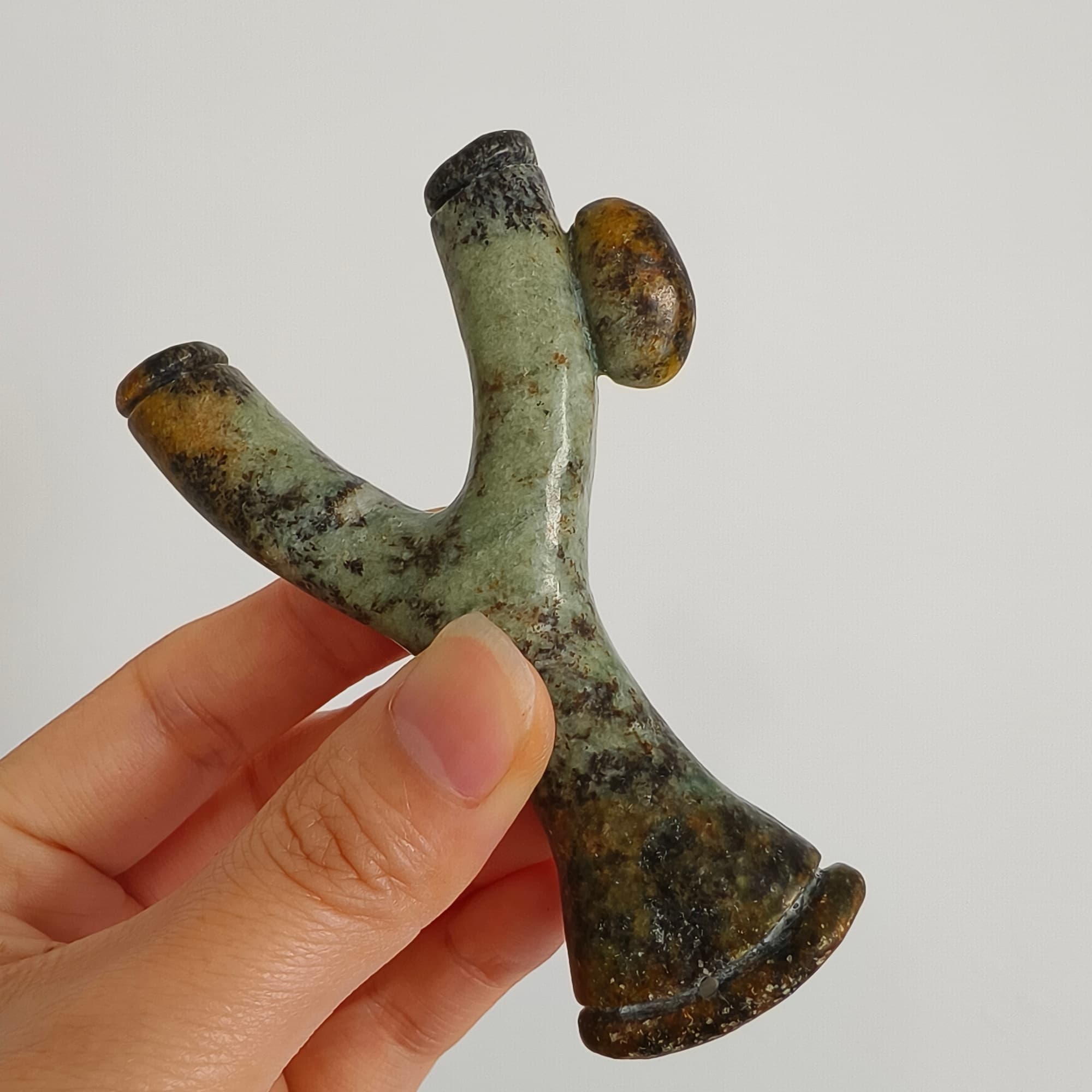 DDP 87mm Natural Green Yellow Genuine Precious Nephrite Jade Carved Slingshot Figurine