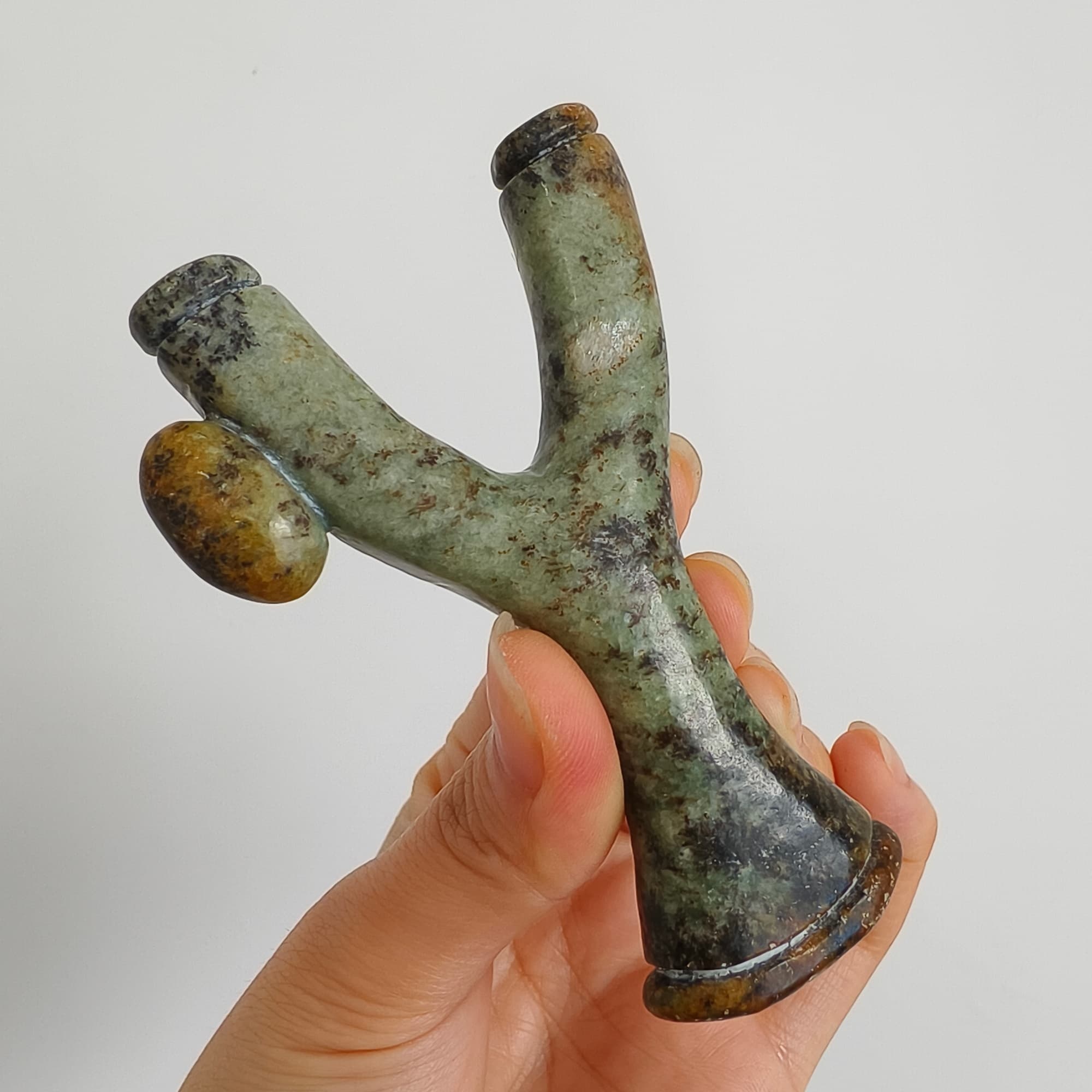 DDP 87mm Natural Green Yellow Genuine Precious Nephrite Jade Carved Slingshot Figurine