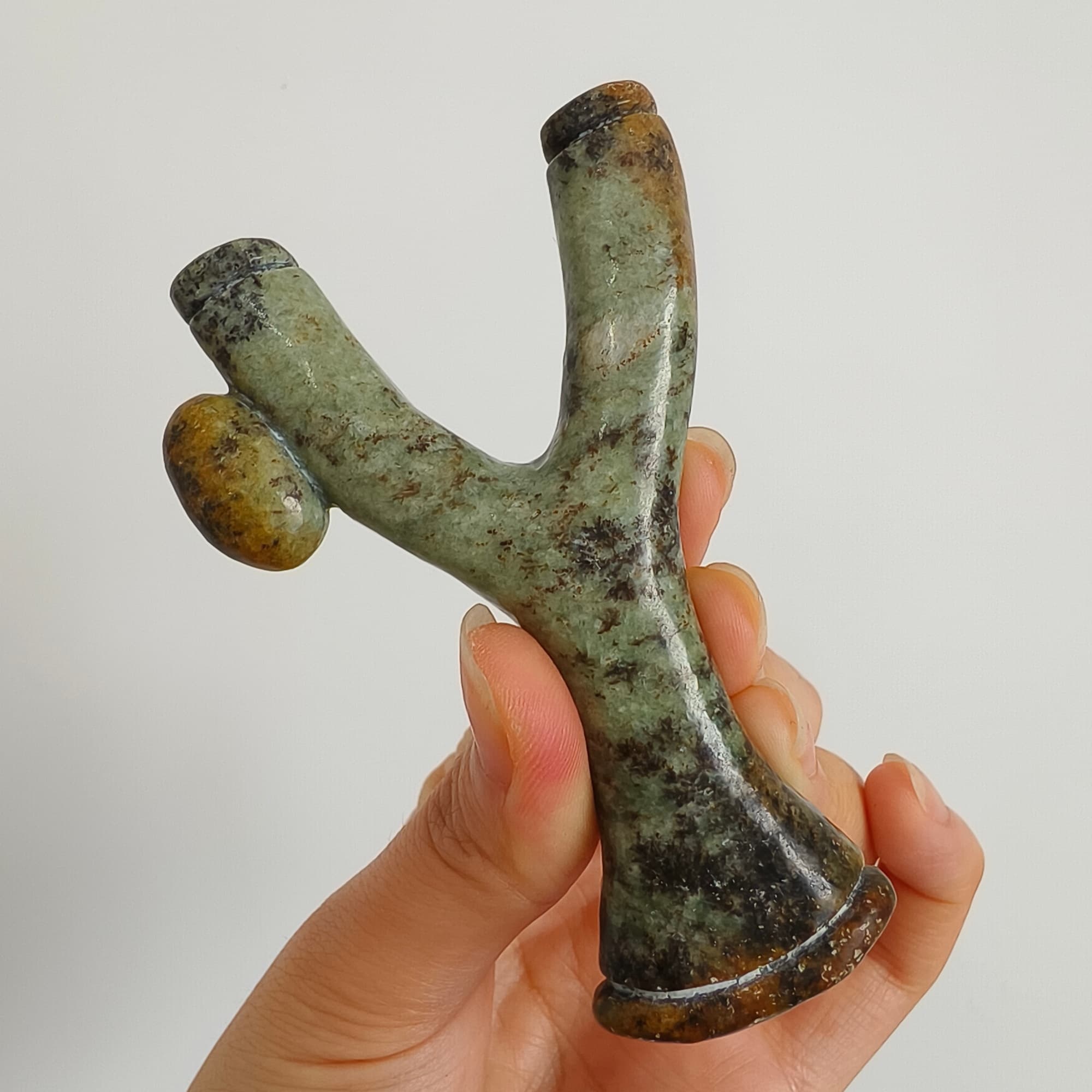 DDP 87mm Natural Green Yellow Genuine Precious Nephrite Jade Carved Slingshot Figurine