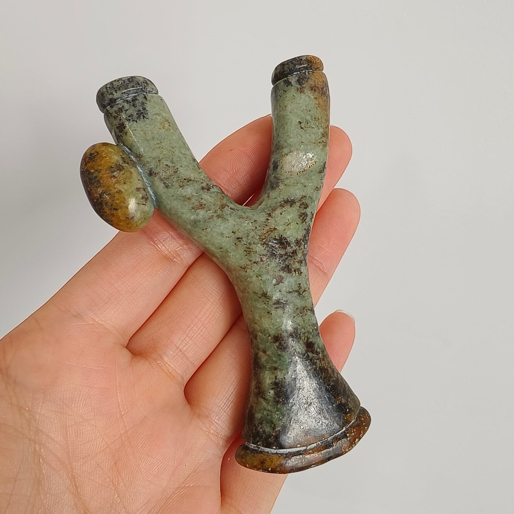 DDP 87mm Natural Green Yellow Genuine Precious Nephrite Jade Carved Slingshot Figurine