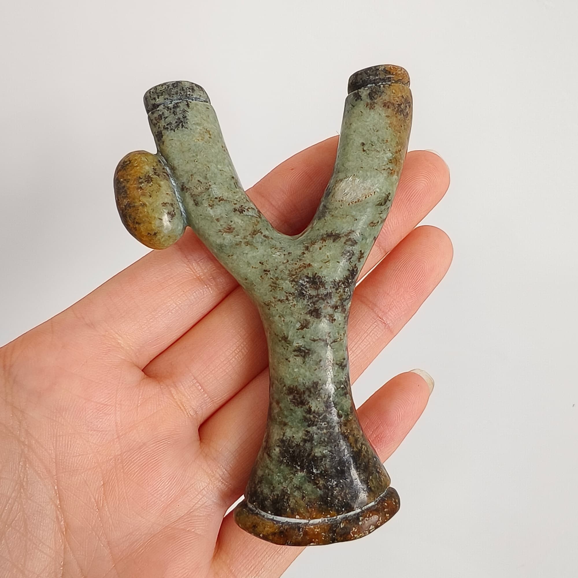 DDP 87mm Natural Green Yellow Genuine Precious Nephrite Jade Carved Slingshot Figurine
