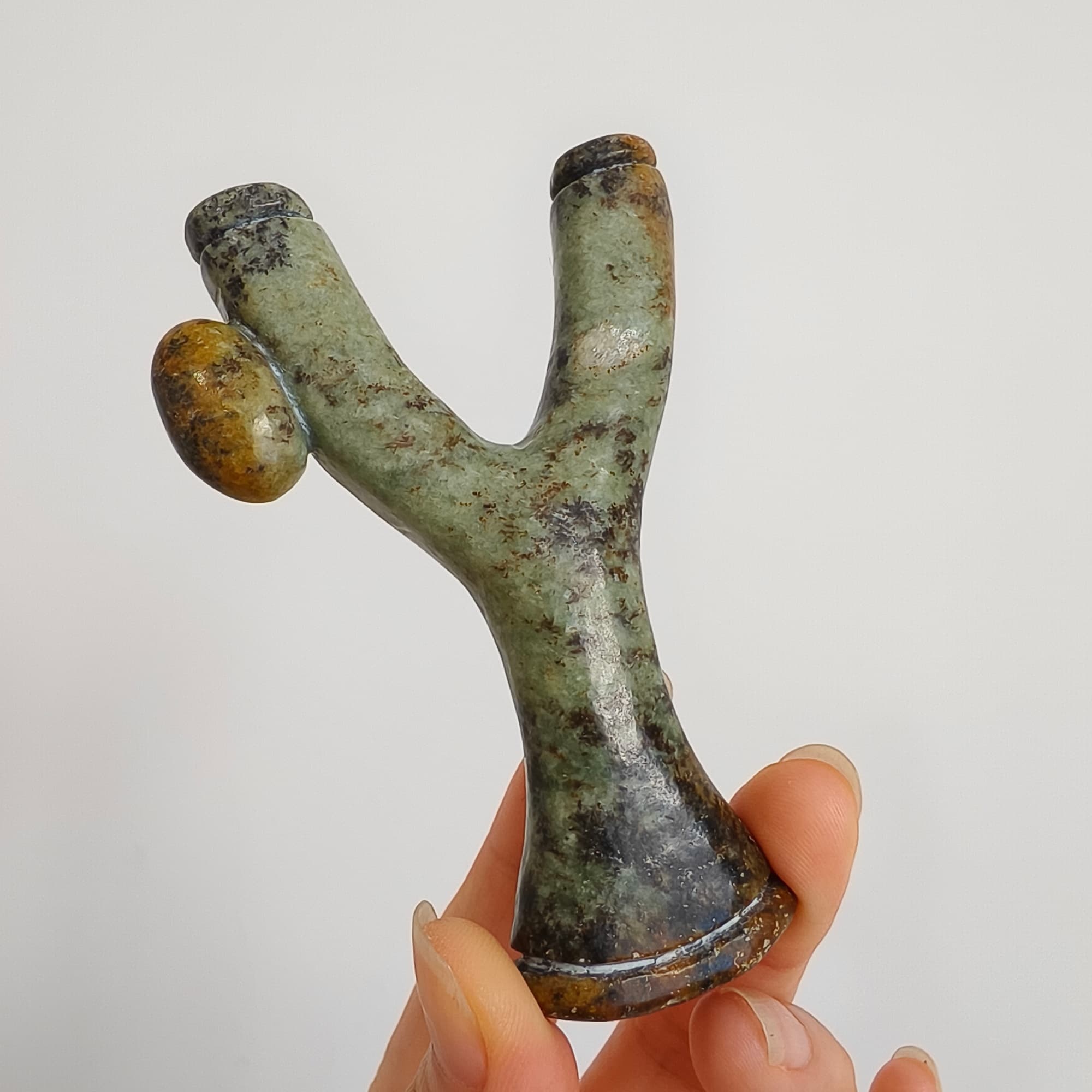 DDP 87mm Natural Green Yellow Genuine Precious Nephrite Jade Carved Slingshot Figurine