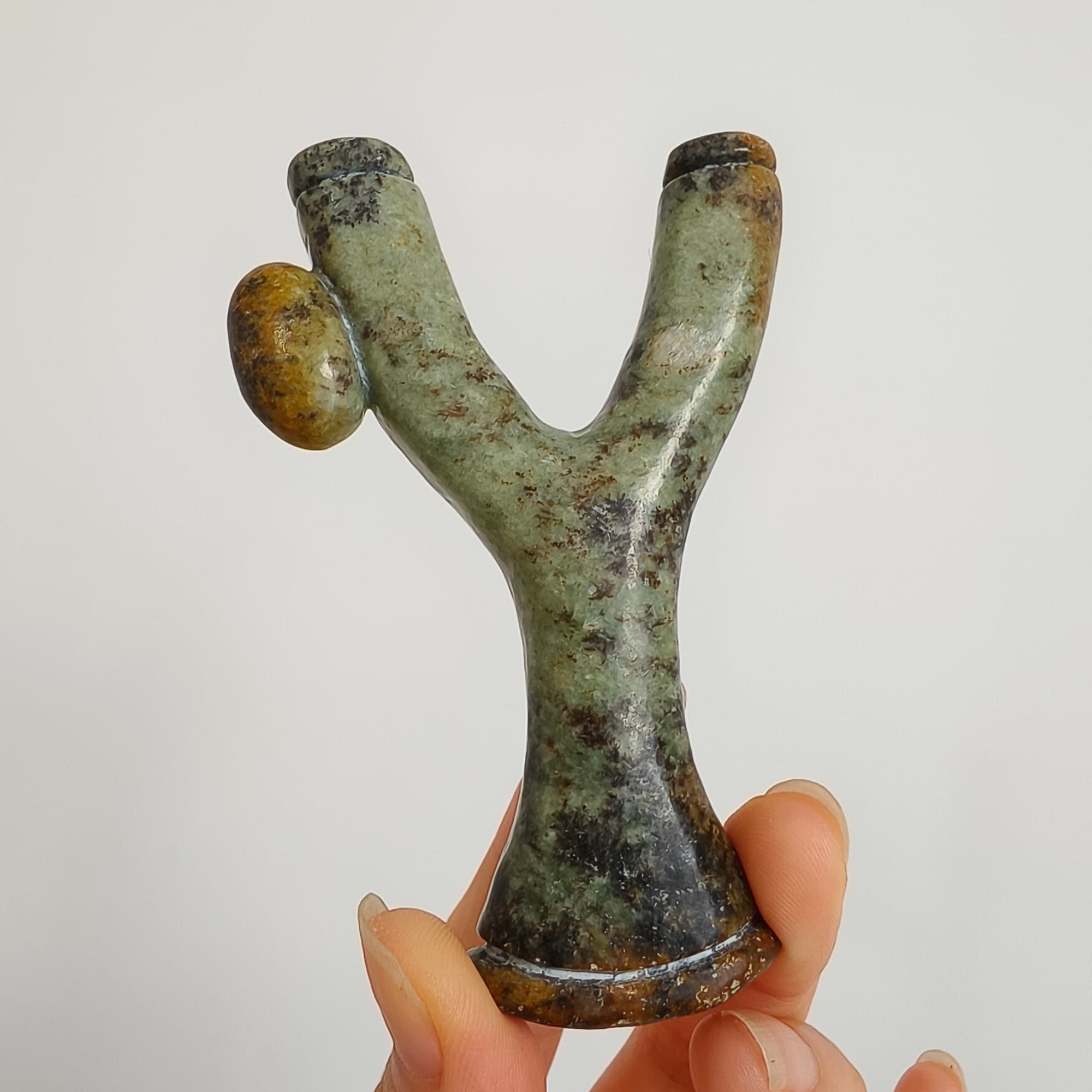 DDP 87mm Natural Green Yellow Genuine Precious Nephrite Jade Carved Slingshot Figurine