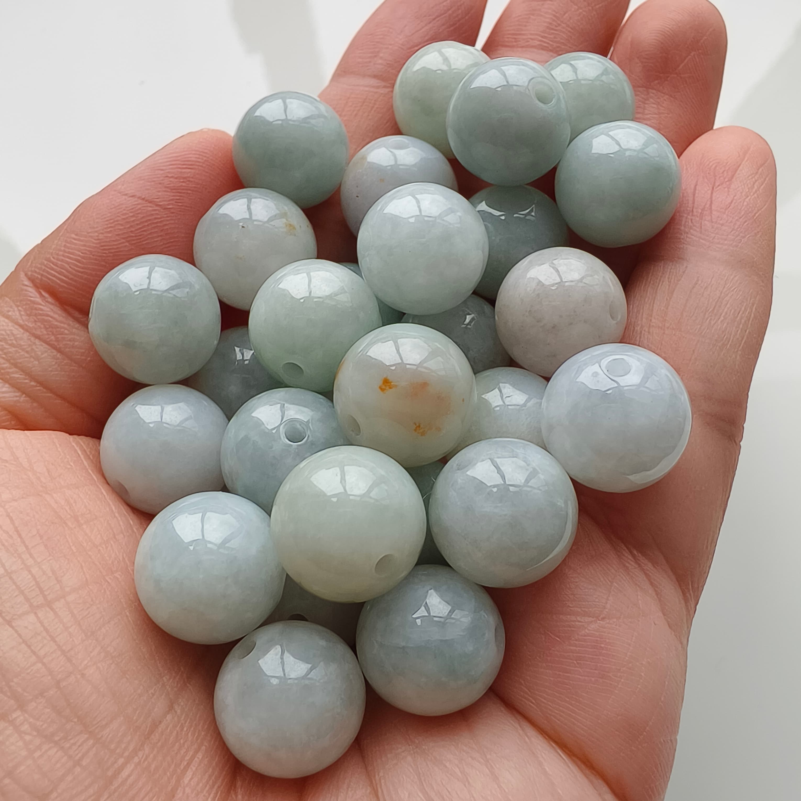 DDP 15pcs 13-13.5mm Natural Type A Green White Burmese Jadeite Round Beads