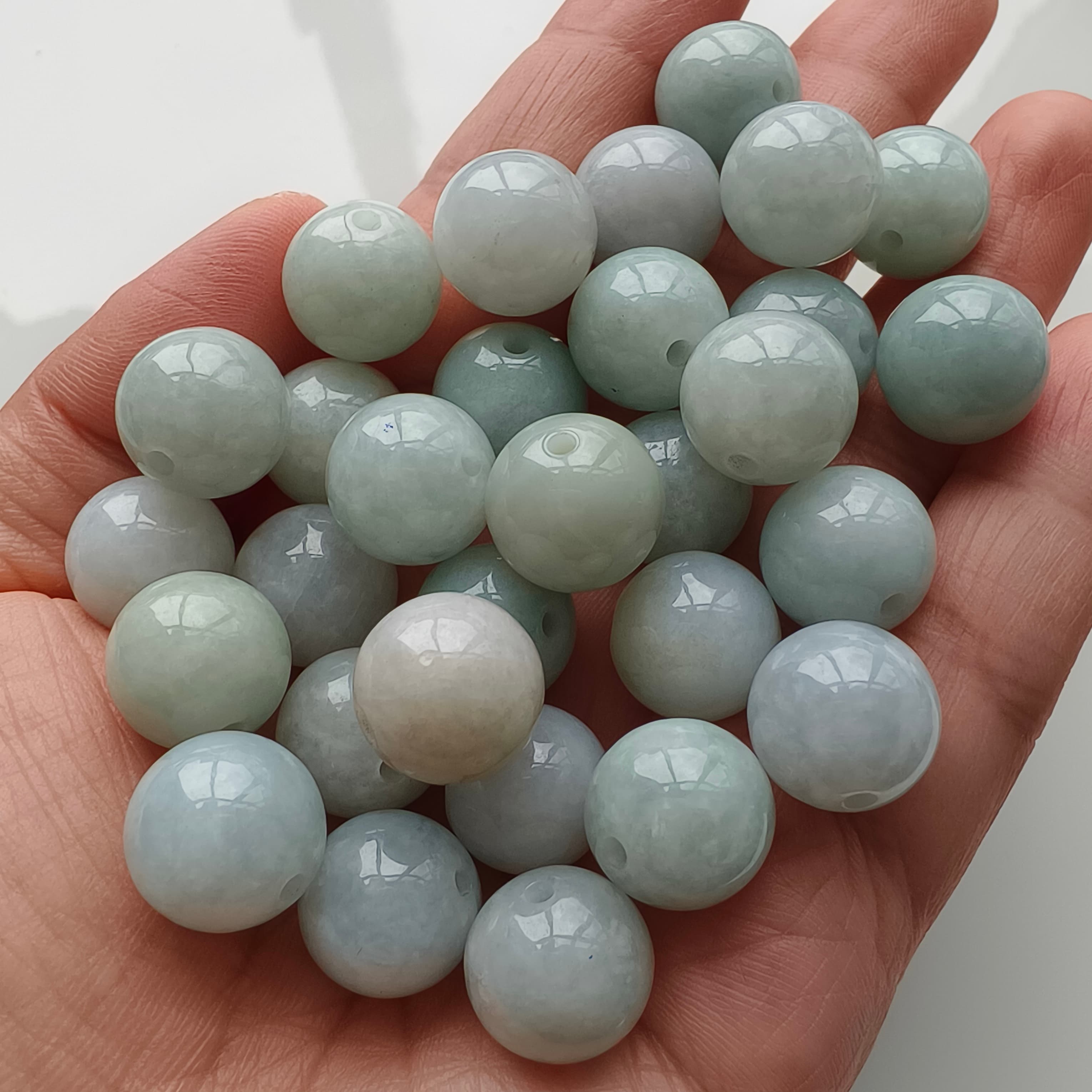 DDP 15pcs 13-13.5mm Natural Type A Green White Burmese Jadeite Round Beads
