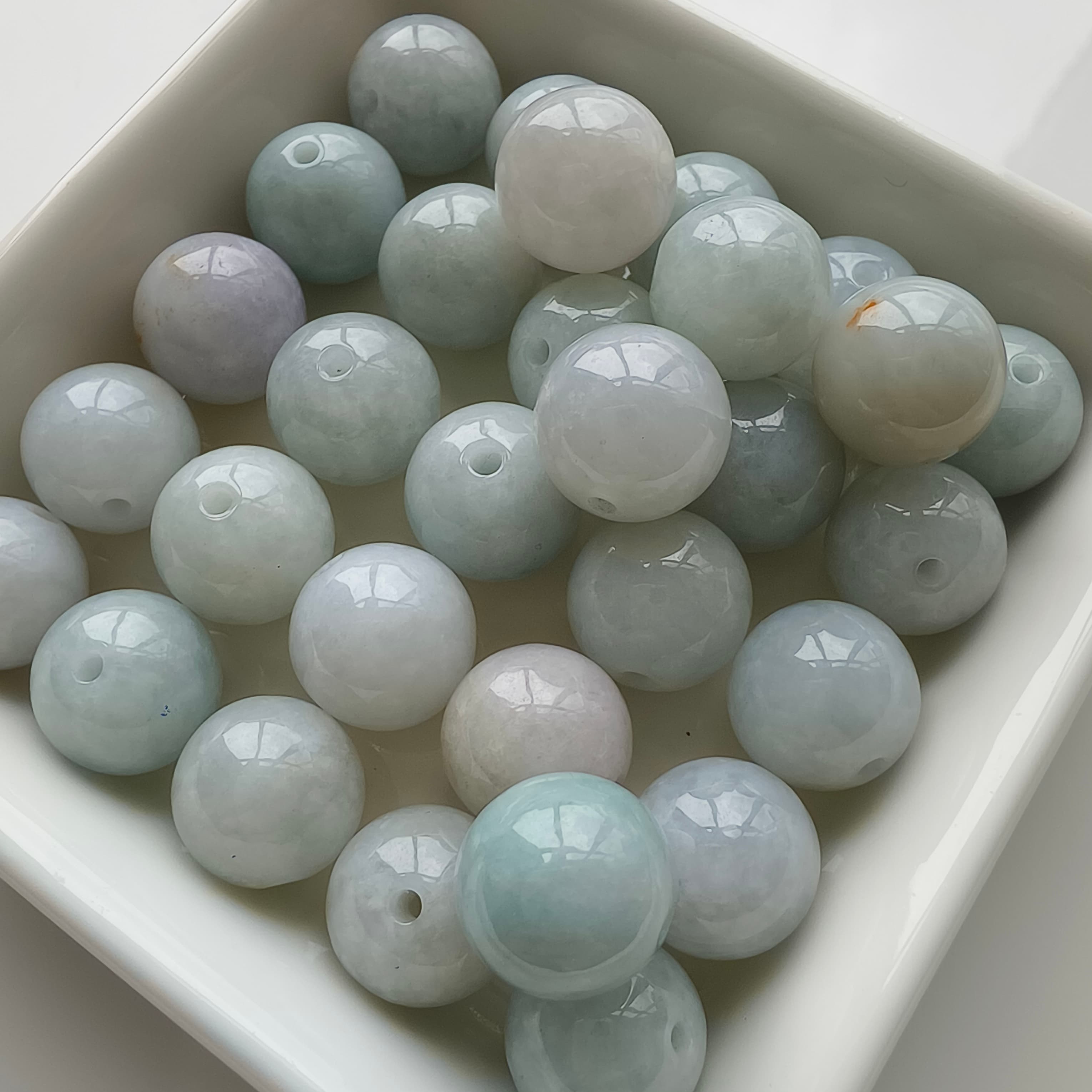 DDP 15pcs 13-13.5mm Natural Type A Green White Burmese Jadeite Round Beads