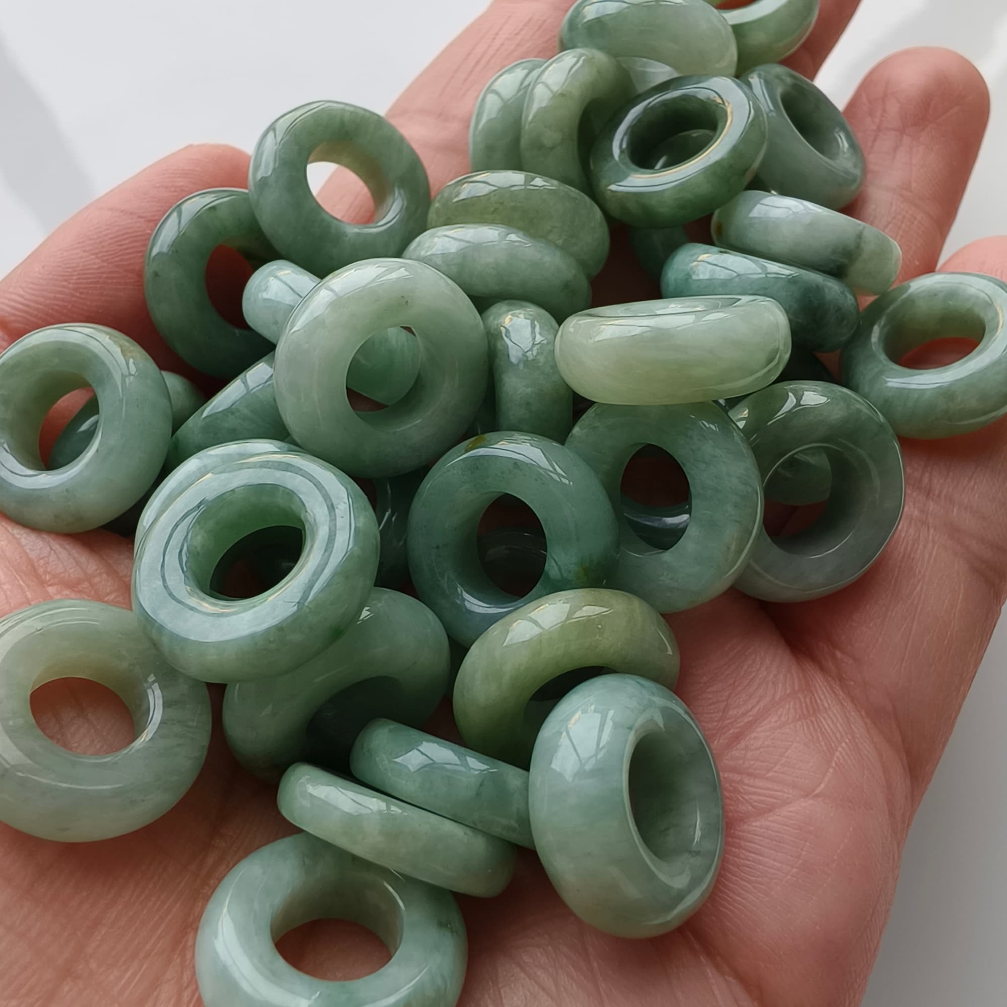 DDP 5pcs 15-16mm Natural Type A Untreated Green Burmese Jadeite Donut And Ring Beads