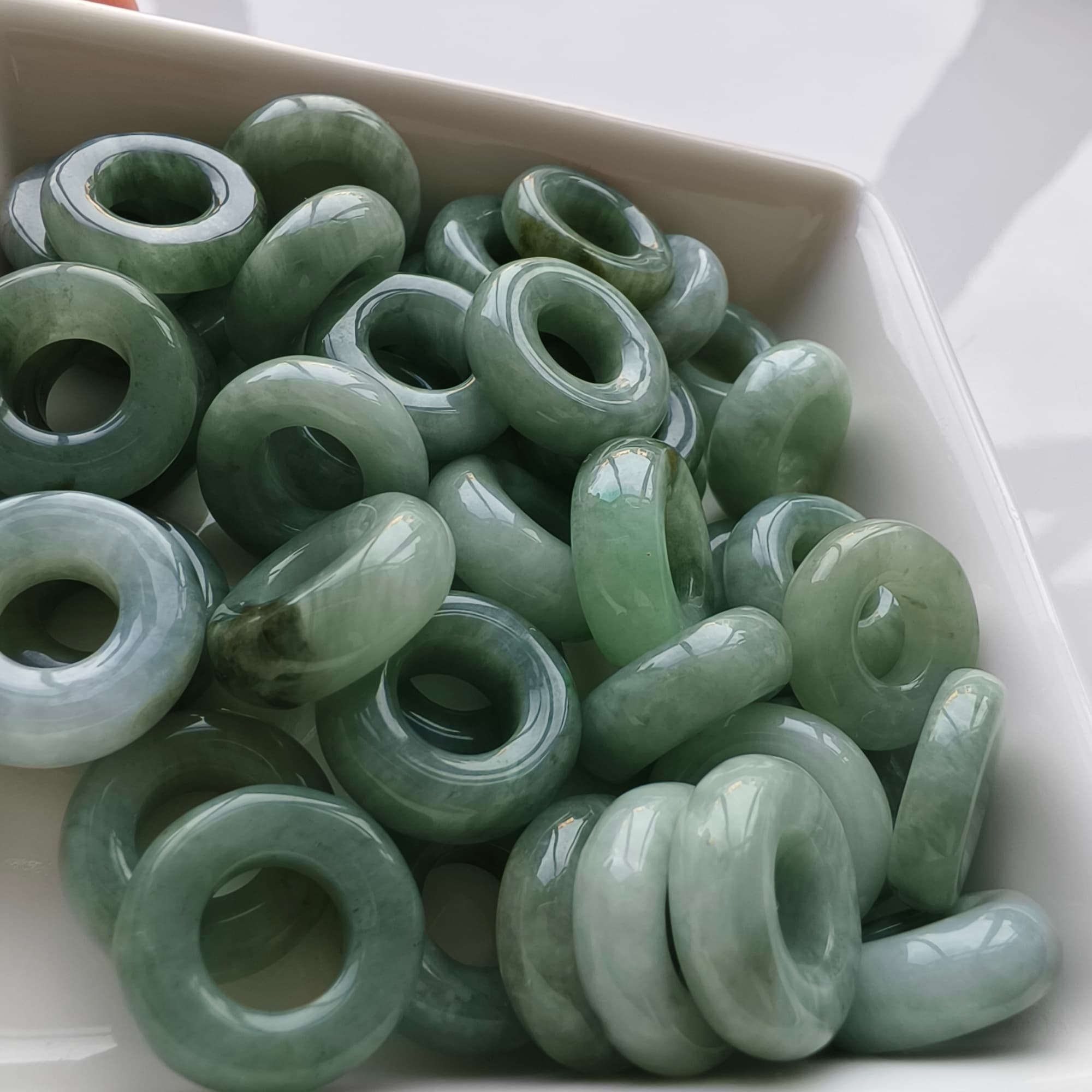 DDP 5pcs 15-16mm Natural Type A Untreated Green Burmese Jadeite Donut And Ring Beads