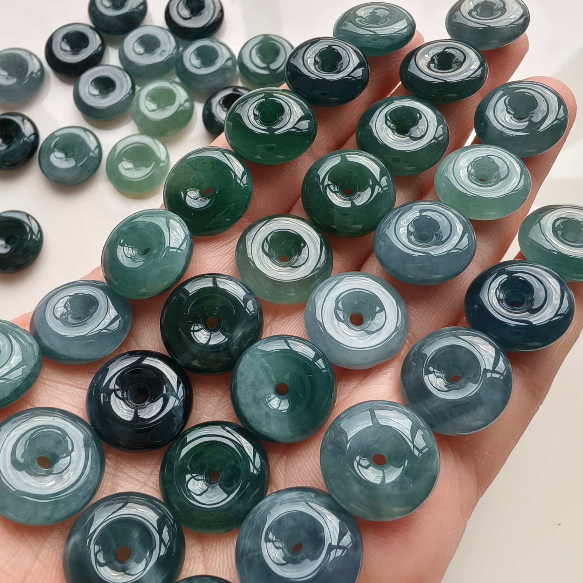 DDP 5pcs 16mm Natural Type A Icy Blue Guatemalan Jadeite Safety Buckle Beads