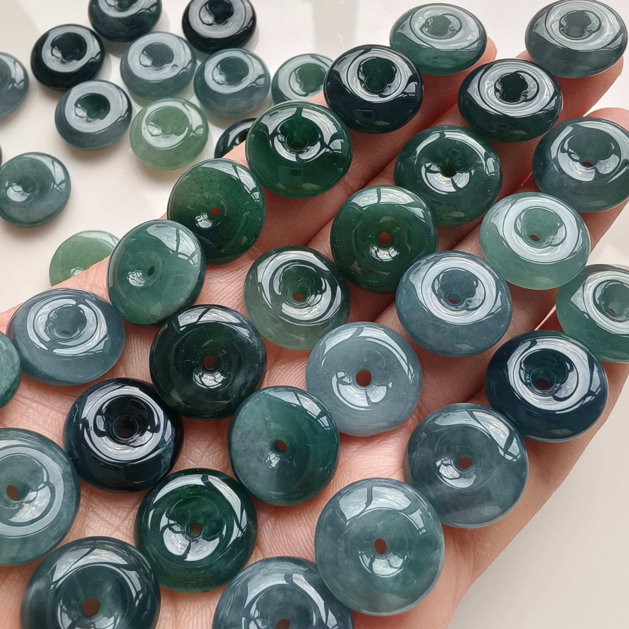DDP 5pcs 16mm Natural Type A Icy Blue Guatemalan Jadeite Safety Buckle Beads