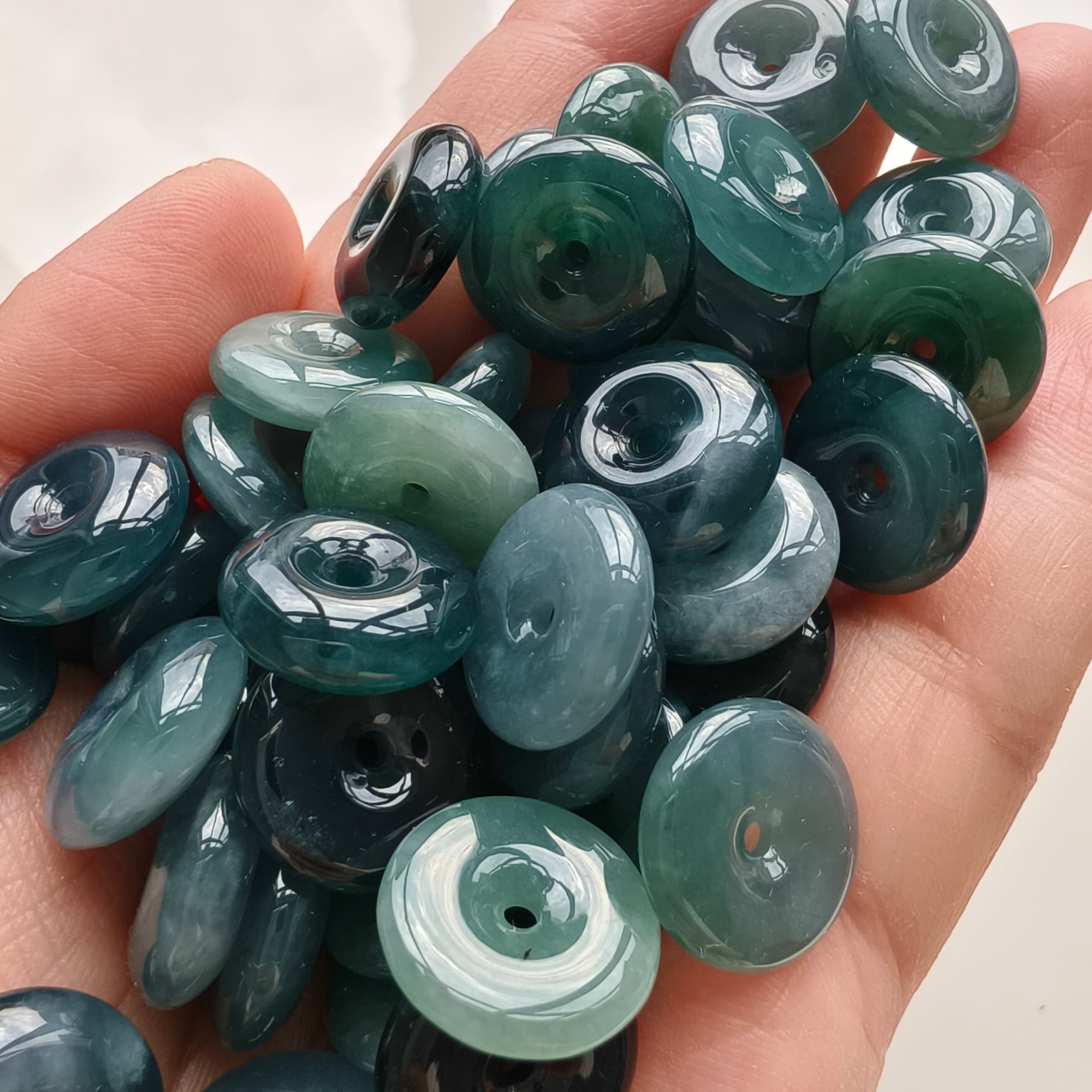 DDP 5pcs 16mm Natural Type A Icy Blue Guatemalan Jadeite Safety Buckle Beads