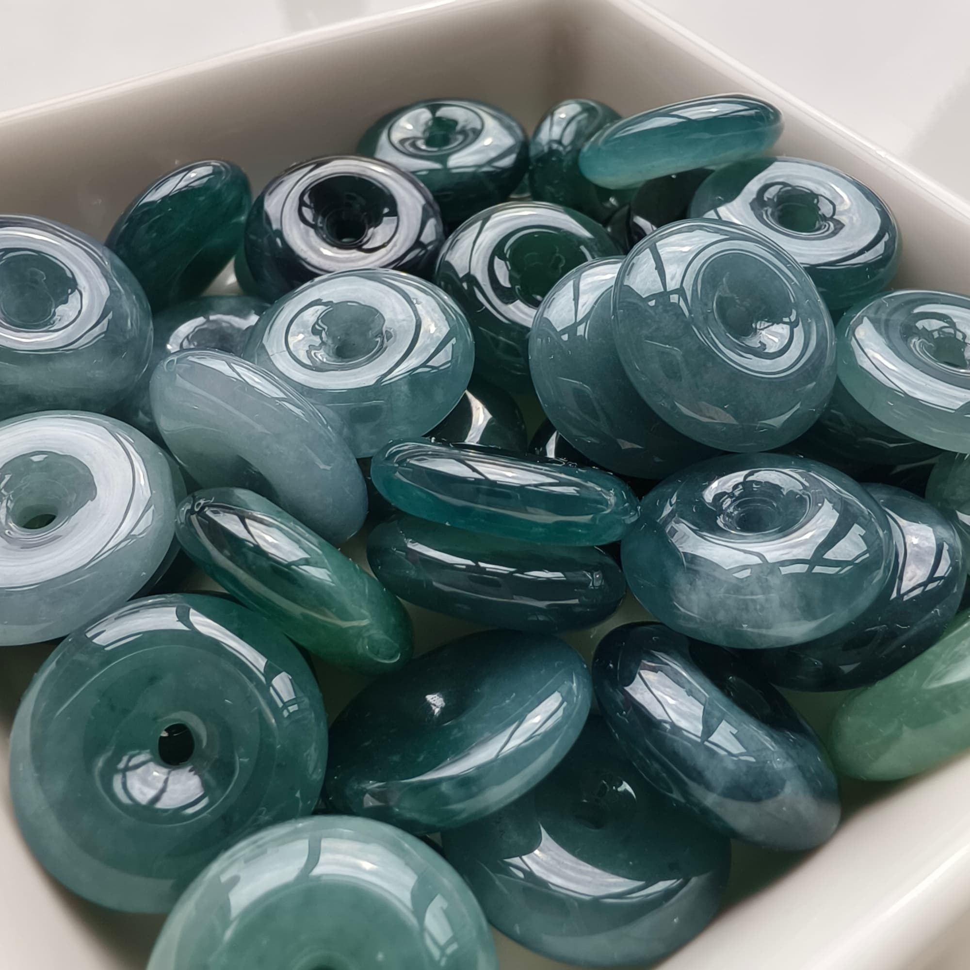 DDP 5pcs 16mm Natural Type A Icy Blue Guatemalan Jadeite Safety Buckle Beads