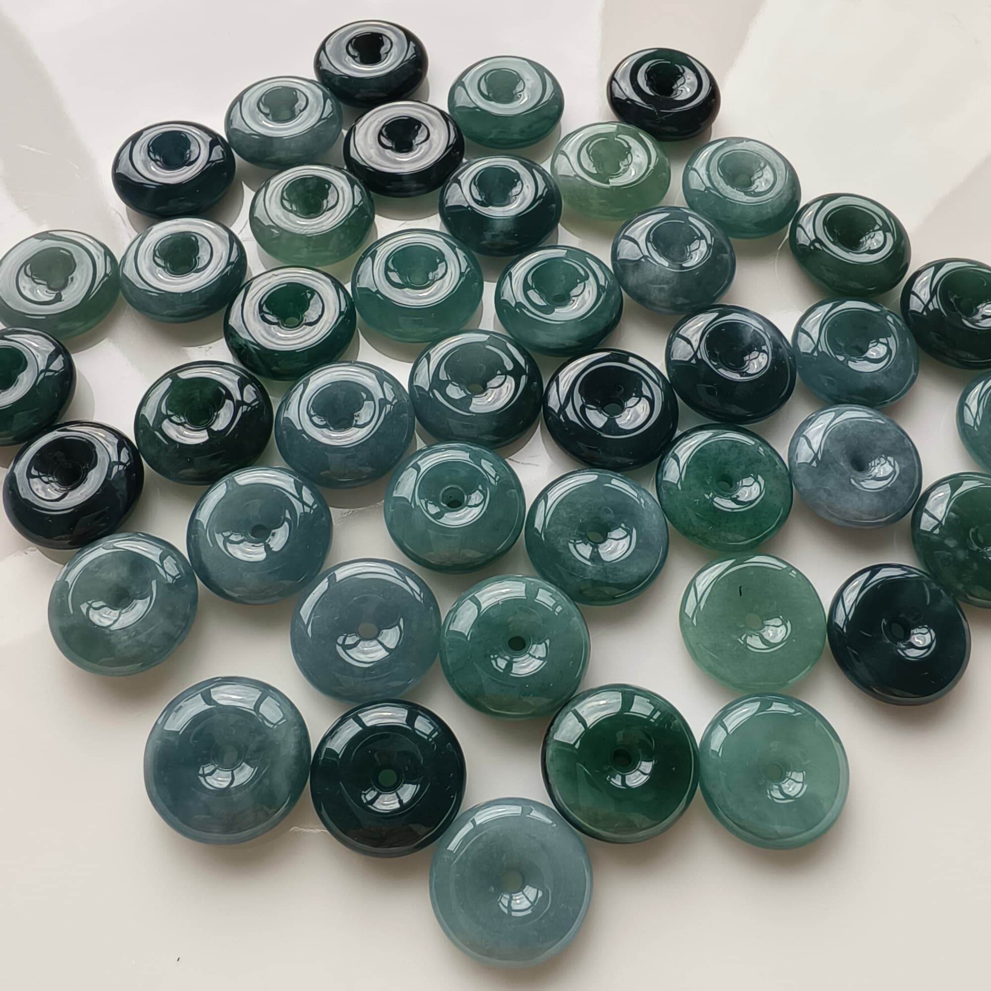 DDP 5pcs 16mm Natural Type A Icy Blue Guatemalan Jadeite Safety Buckle Beads
