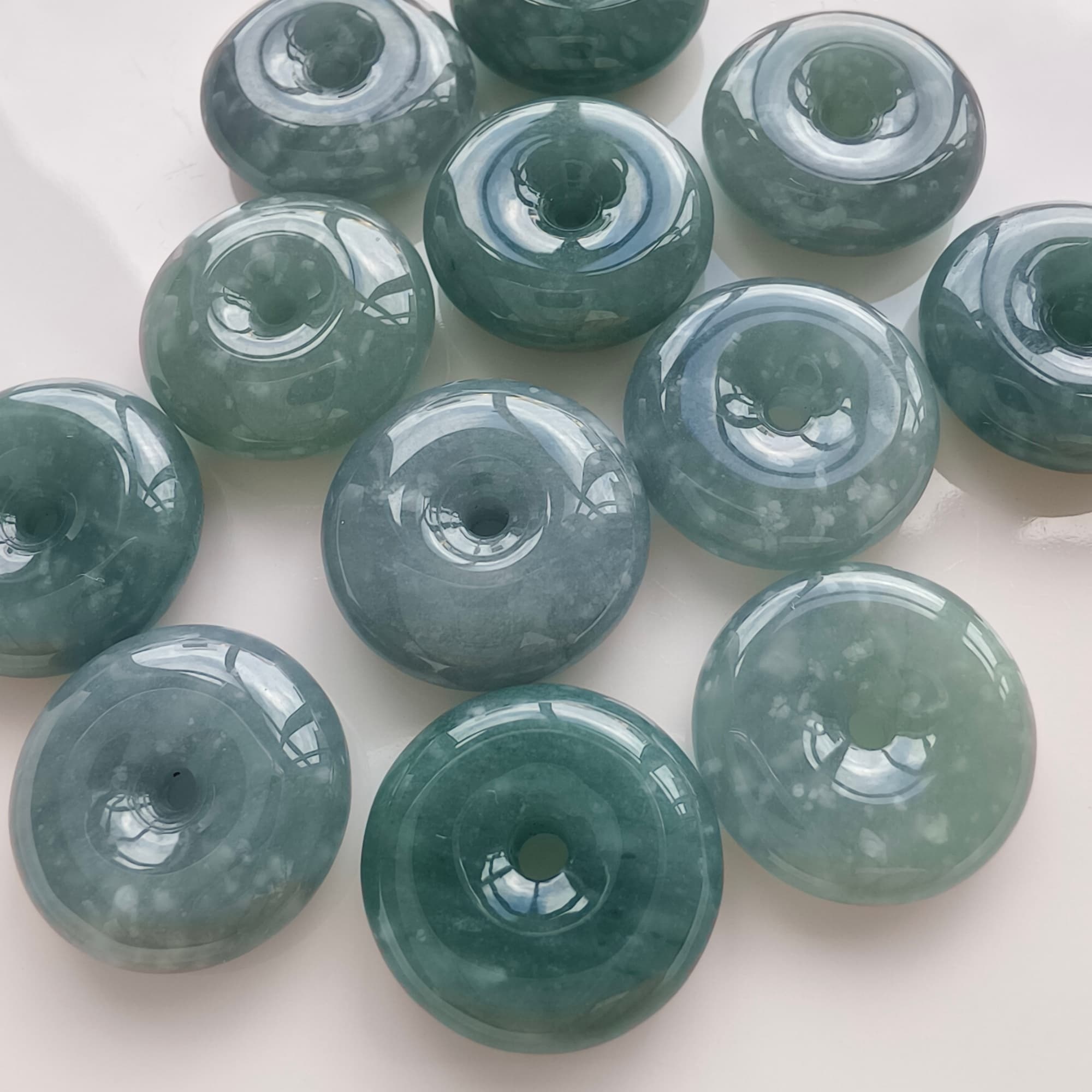 DDP 5pcs 16mm Natural Type A Icy Blue Guatemalan Jadeite Safety Buckle Beads