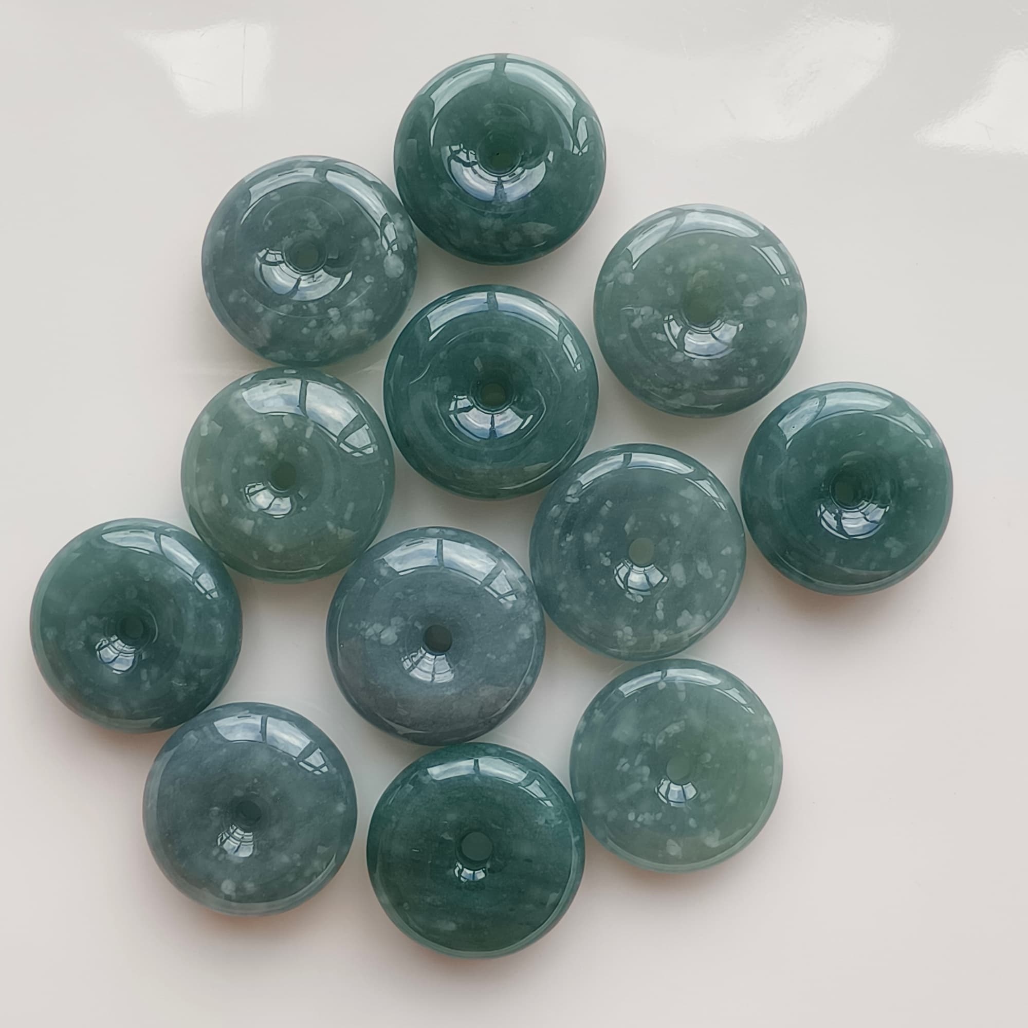 DDP 5pcs 16mm Natural Type A Icy Blue Guatemalan Jadeite Safety Buckle Beads
