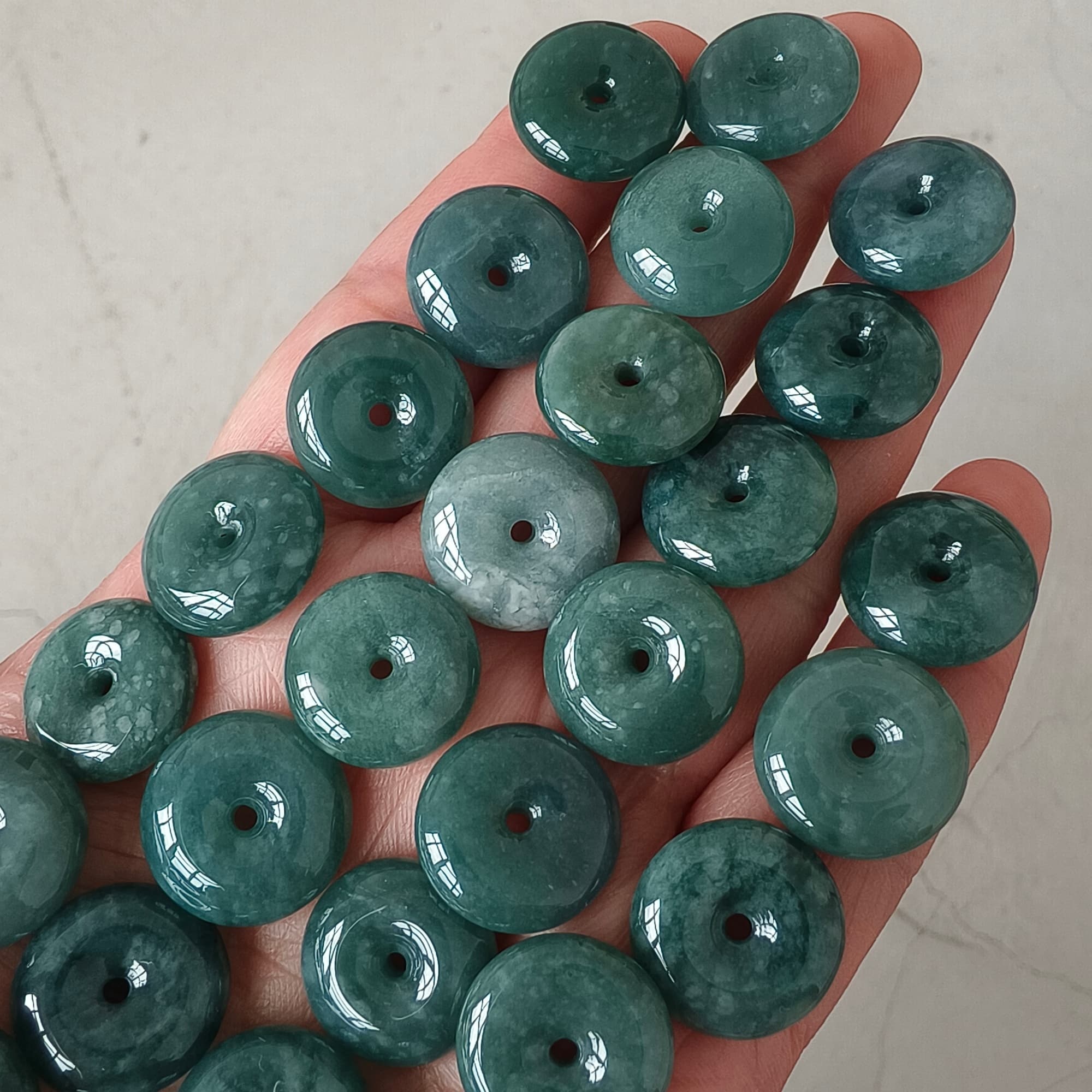 DDP 5pcs 16-17mm Natural Type A Blue Guatemalan Jadeite Safety Buckle Beads