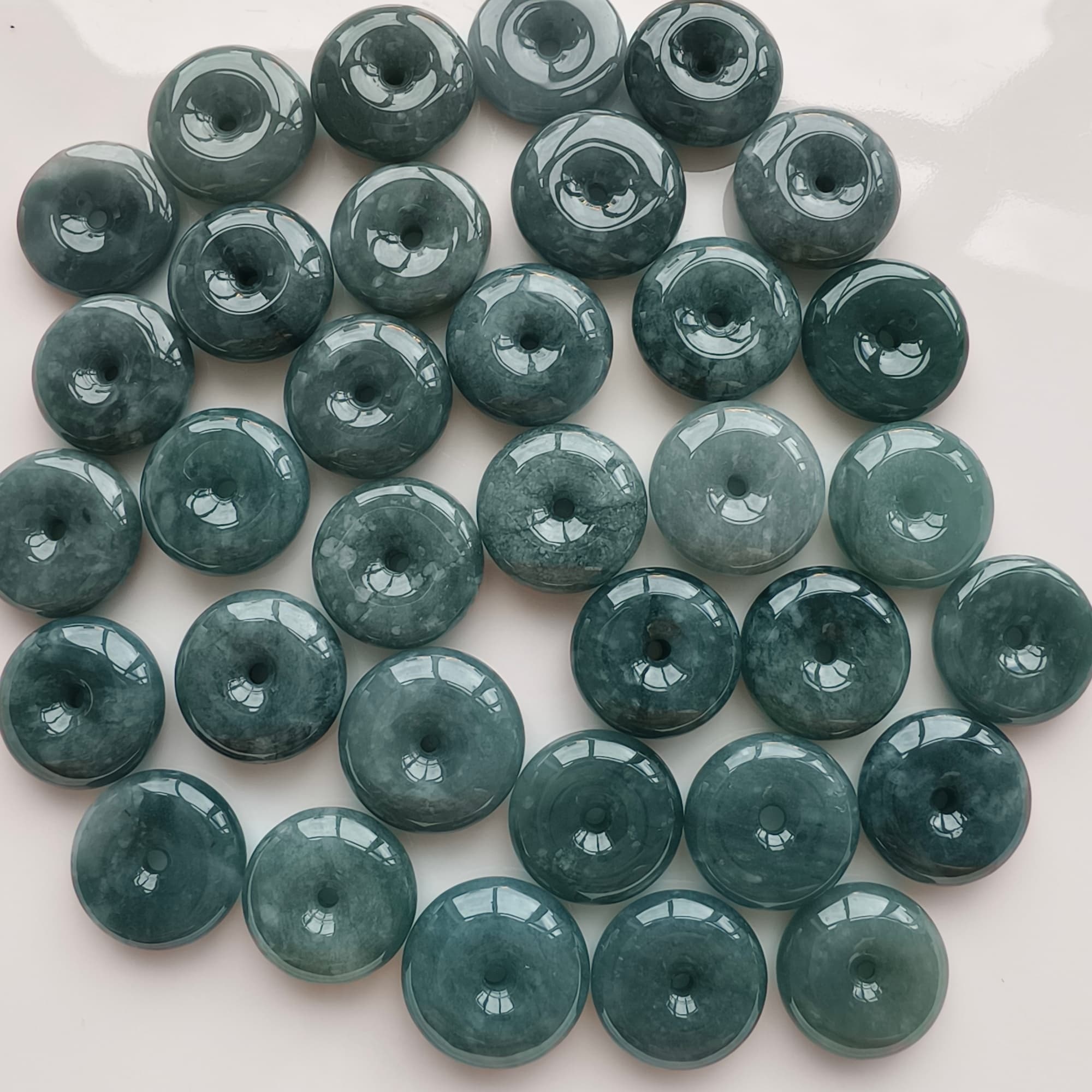 DDP 5pcs 16-17mm Natural Type A Blue Guatemalan Jadeite Safety Buckle Beads