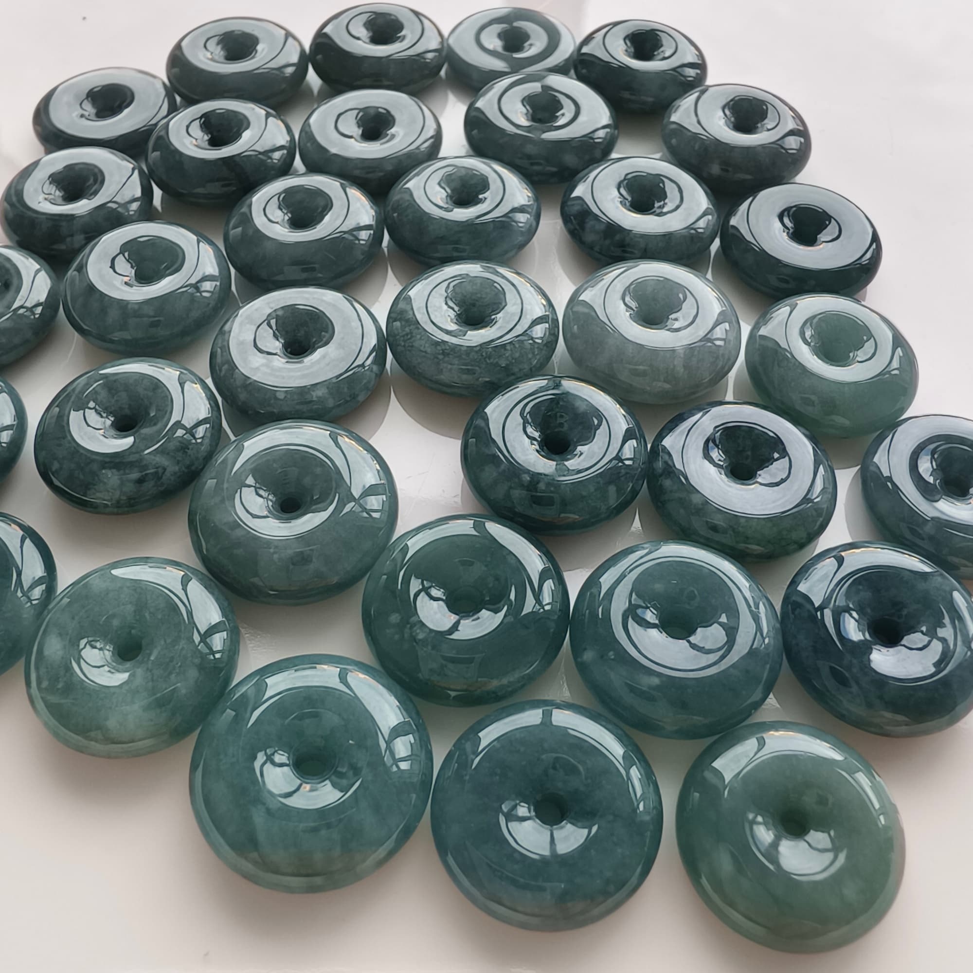 DDP 5pcs 16-17mm Natural Type A Blue Guatemalan Jadeite Safety Buckle Beads
