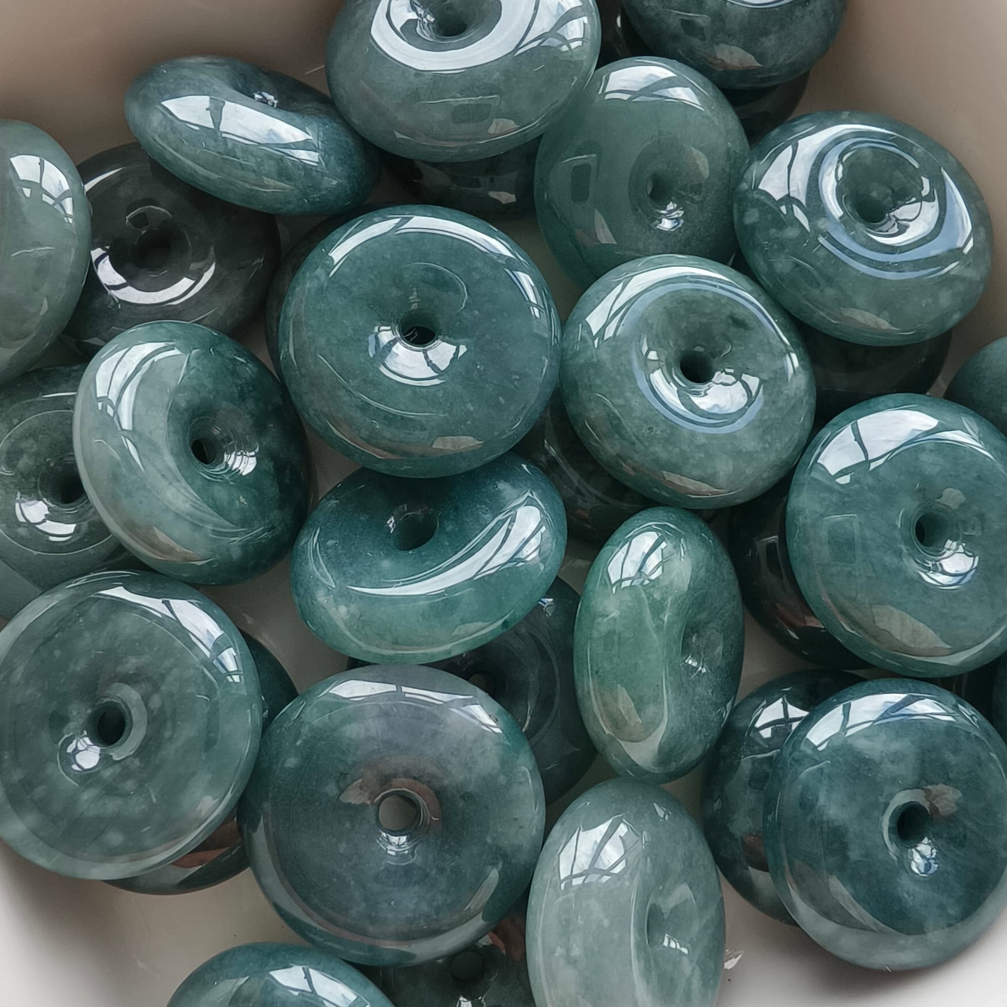 DDP 5pcs 16-17mm Natural Type A Blue Guatemalan Jadeite Safety Buckle Beads
