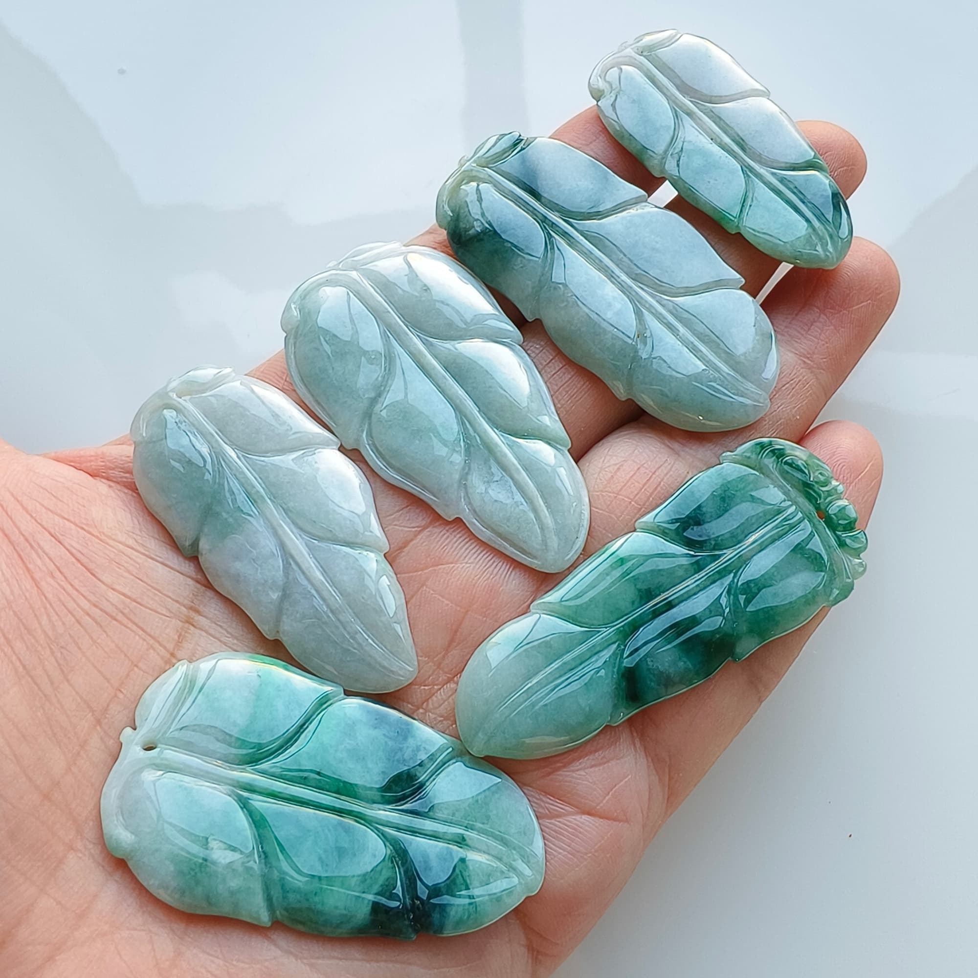 DDP 2pcs 44.5-54mm Natural Certificated Type A Green White Moss In Snow Burmese Jadeite Leaf Beads