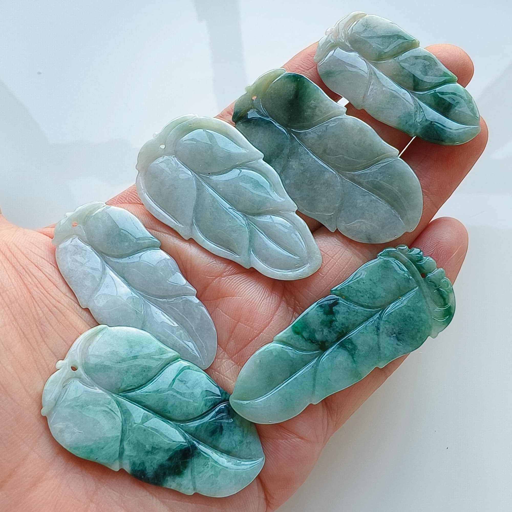 DDP 2pcs 44.5-54mm Natural Certificated Type A Green White Moss In Snow Burmese Jadeite Leaf Beads